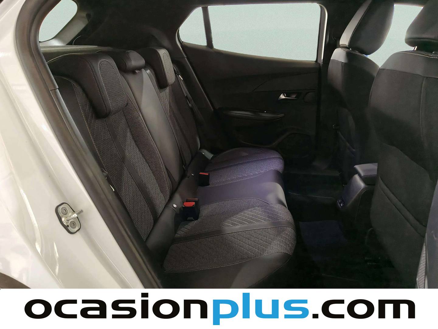 Peugeot 2008 Peugeot 2008 PureTech 130 S&S Allure EAT8 (130 CV) gasolina