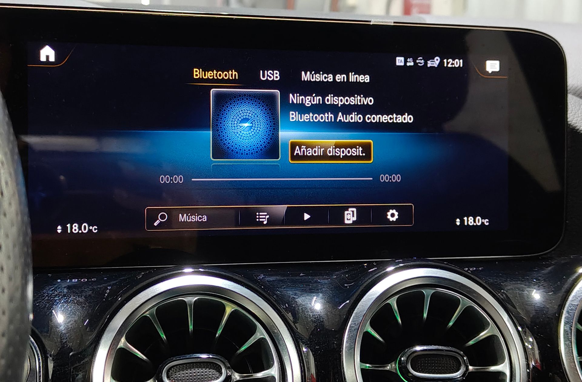 Mercedes-Benz GLA 200 Pack AMG - foto 38