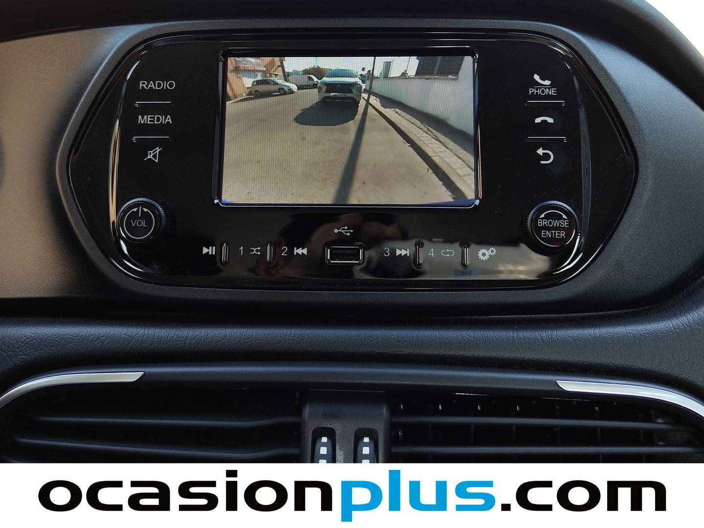 Extras y acabados del Fiat Tipo Fiat Tipo Sedan 1.6 Multijet (130 CV)