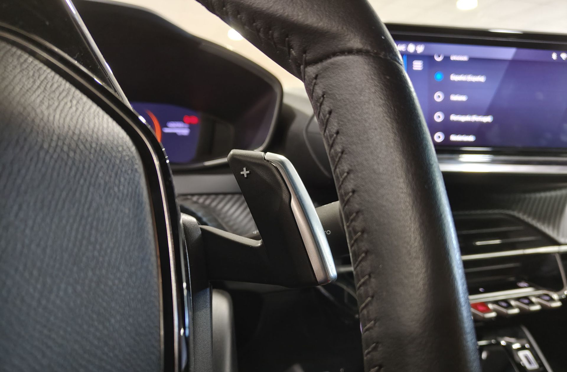 Peugeot 2008 Allure Hybrid eDCS6 - foto 27