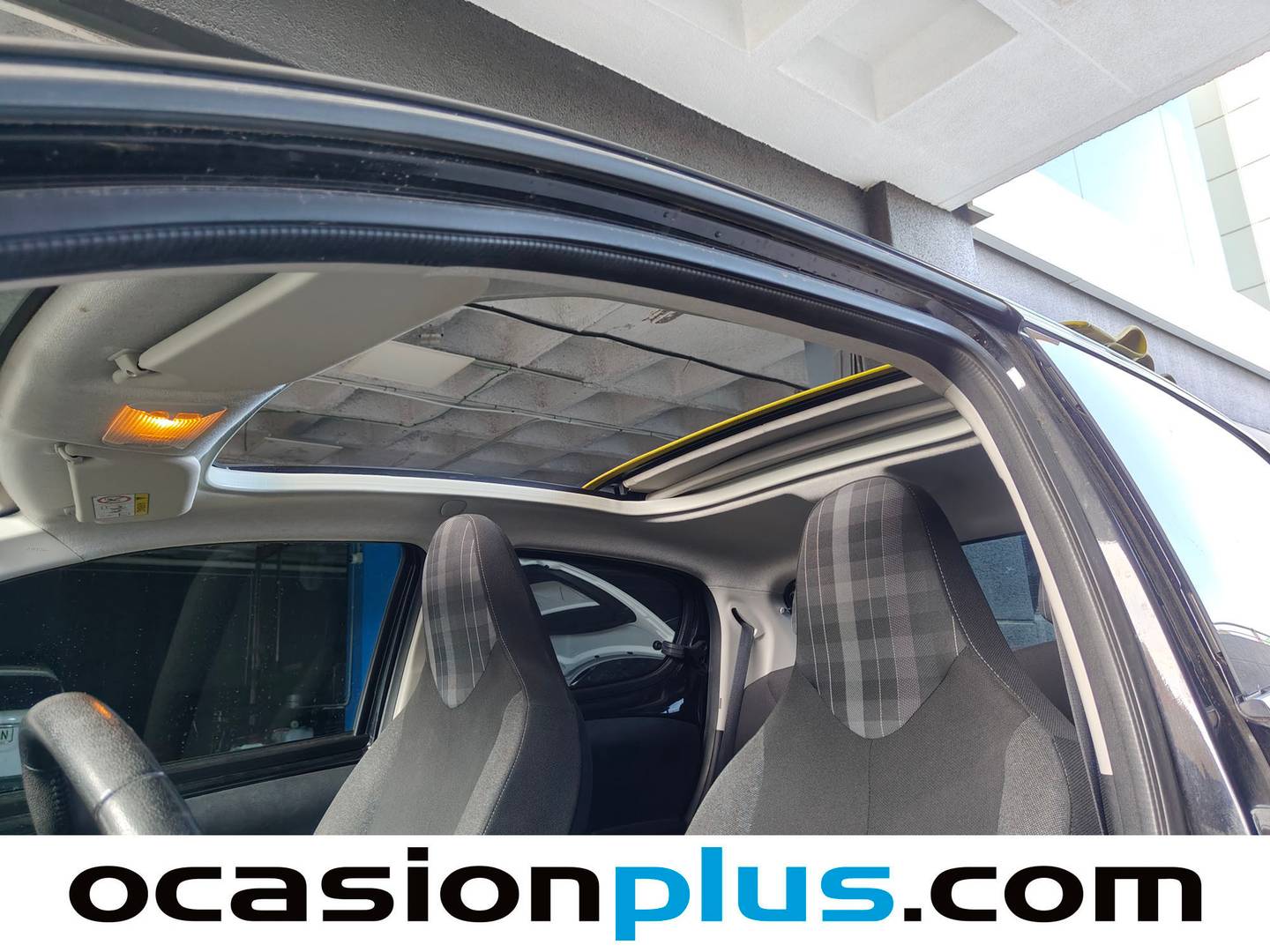 Extras y acabados del Peugeot 108 Peugeot 108 1.0 VTI Top! Allure (72 CV)