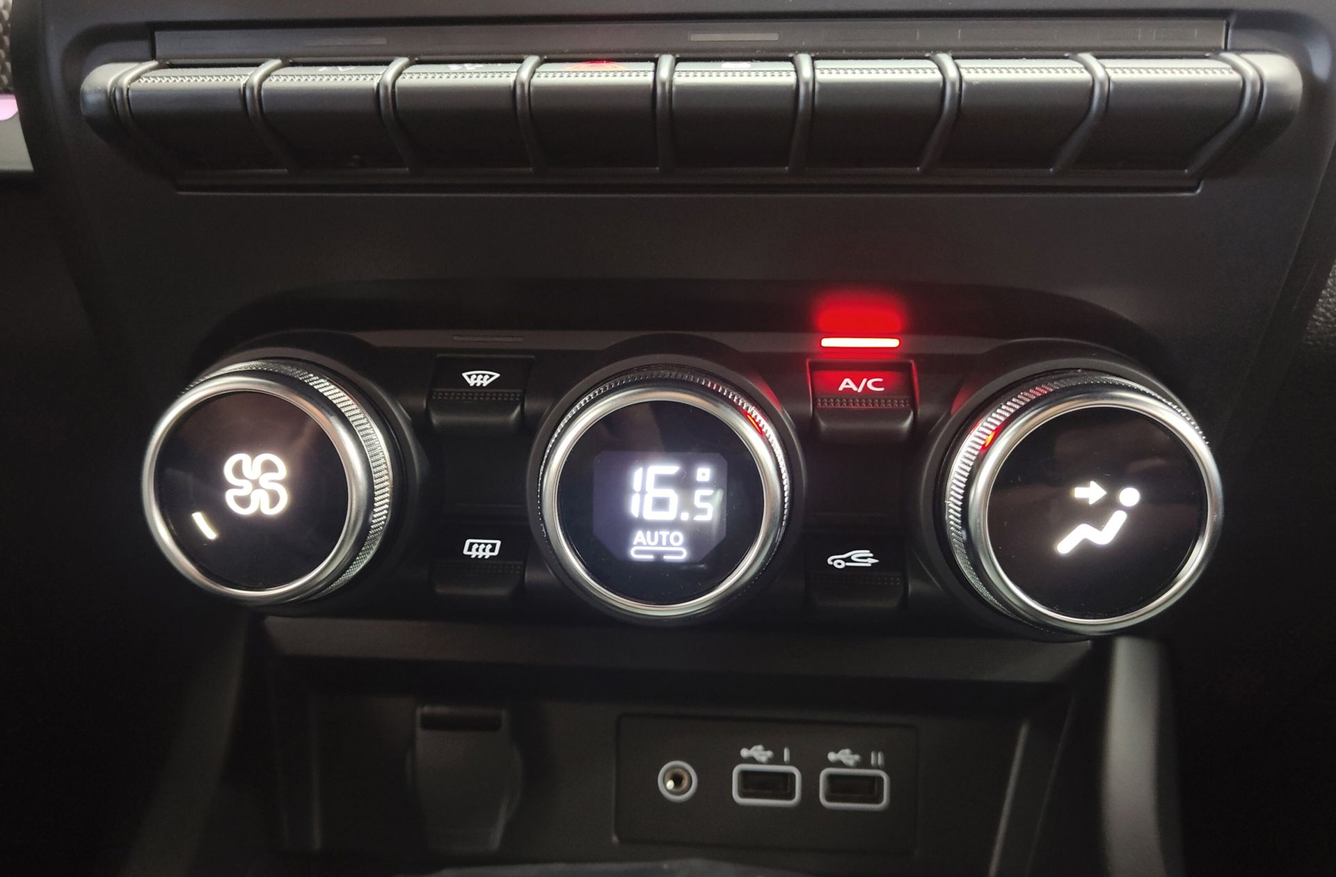 Renault Arkana Techno E-Tech full hybrid - foto 30