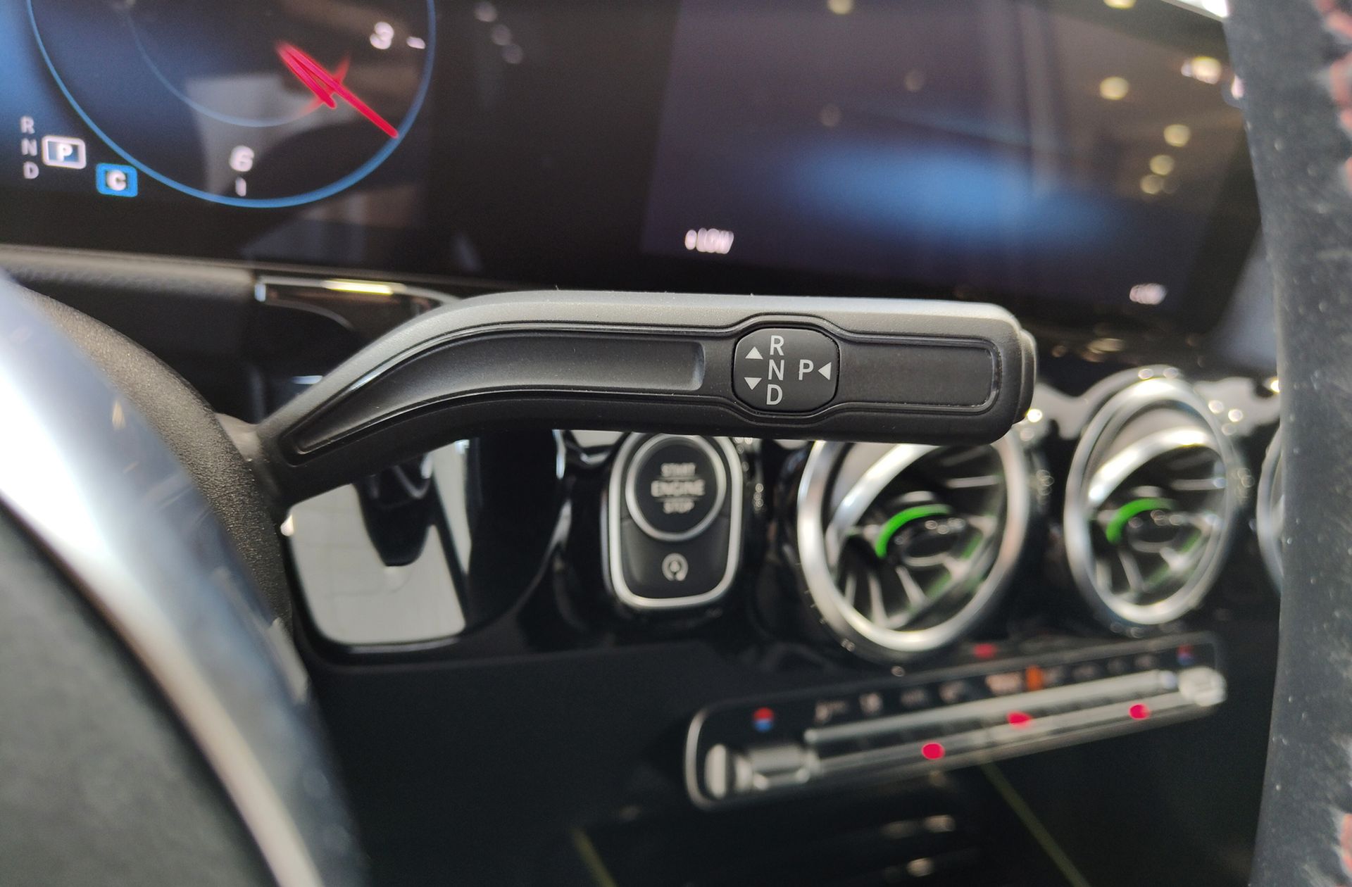 Mercedes-Benz GLA 200 Pack AMG - foto 5