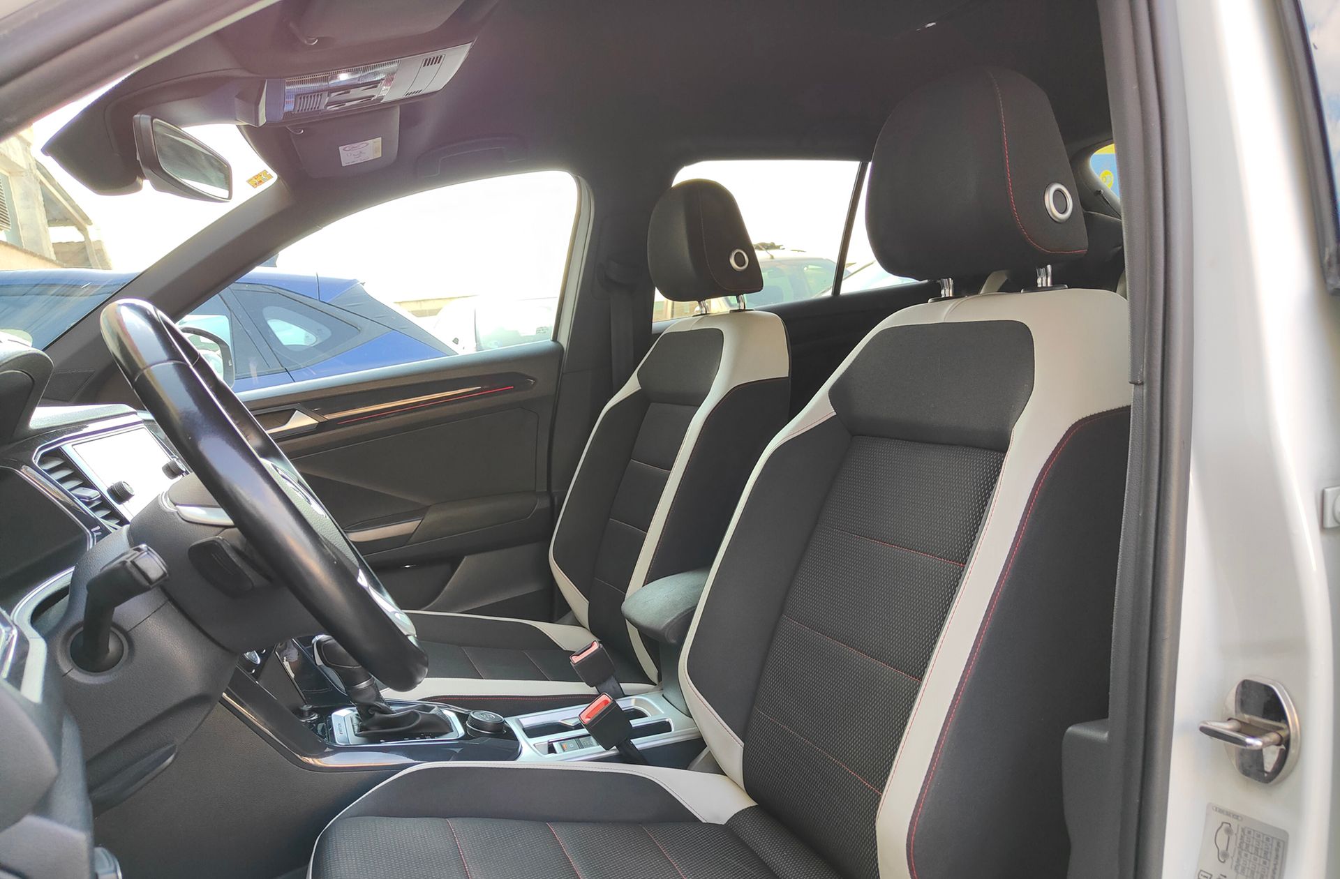 Volkswagen T-Roc Sport 2.0 TDI 4Motion DSG - foto 11
