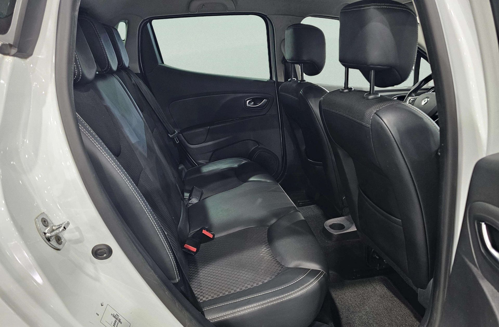 Renault Clio Zen TCe - foto 18
