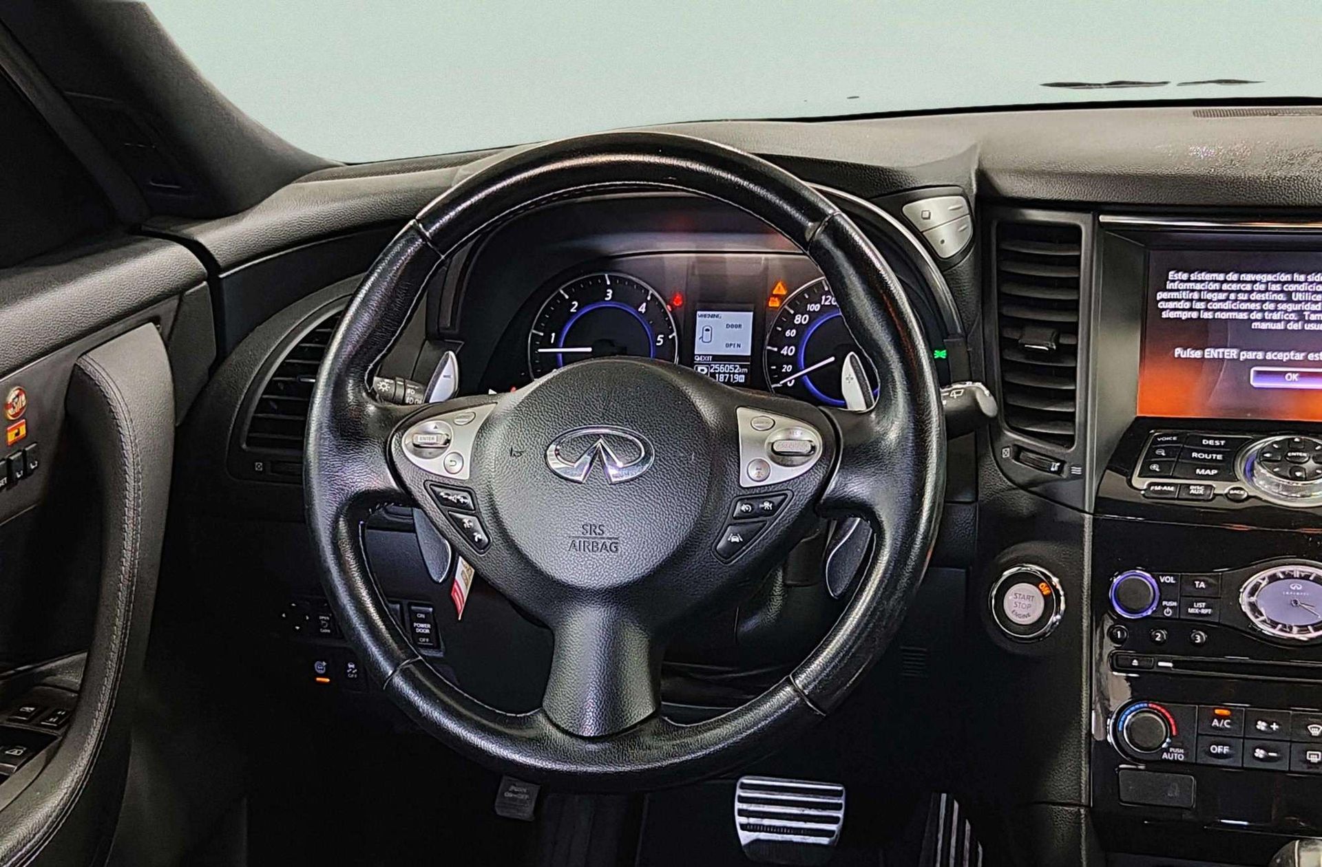 Infiniti QX70 3.0 D V6 S Design AWD - foto 25