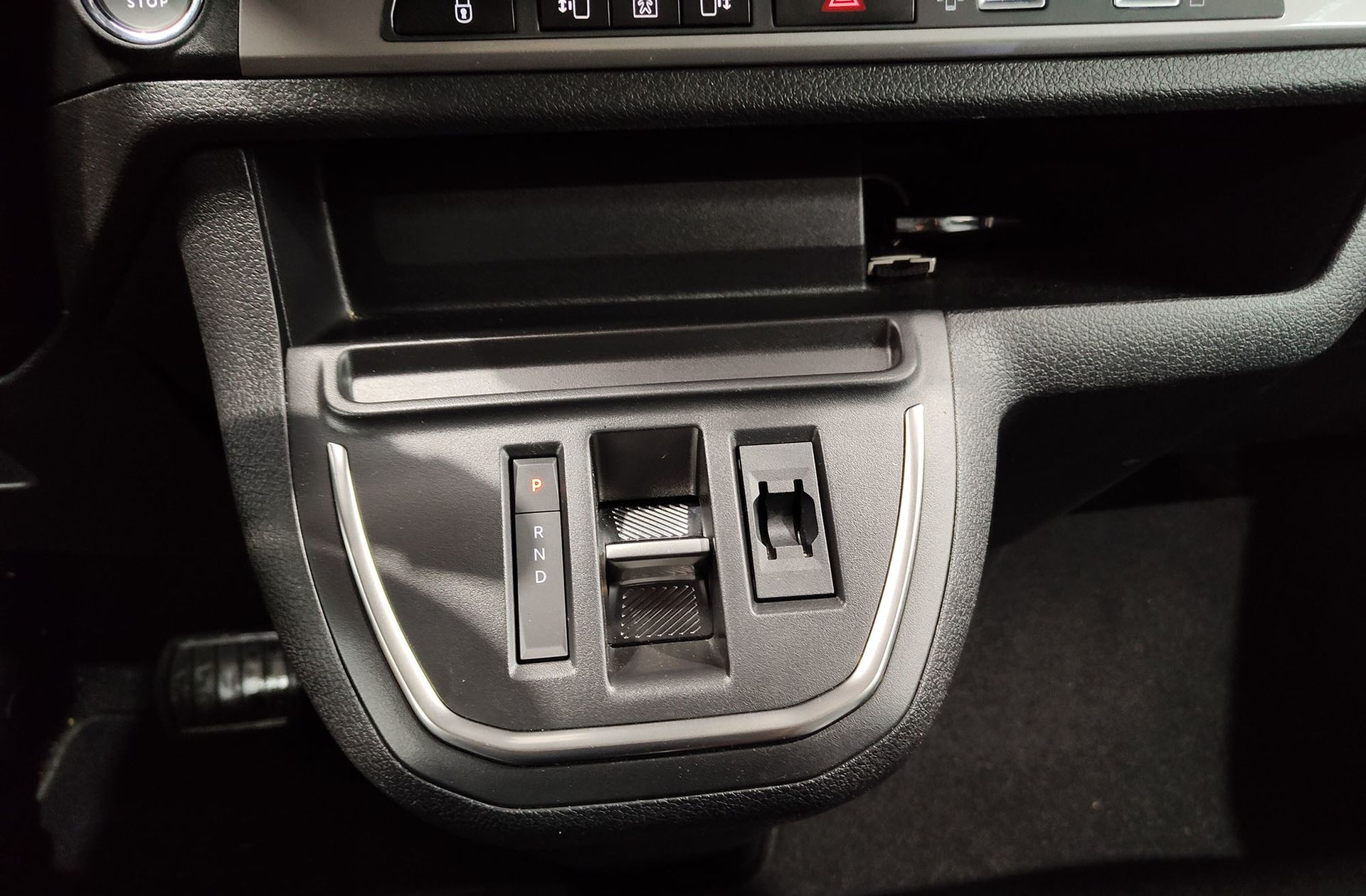 Peugeot Traveller BlueHDi 180 Business VIP Standard EAT8 - foto 5