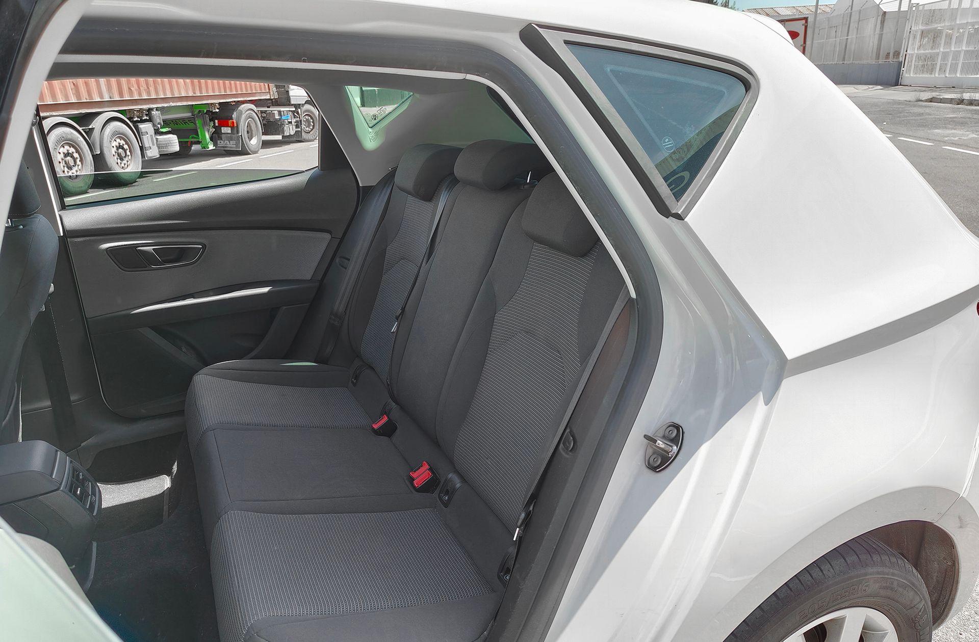 SEAT León 1.6 TDI Style - foto 9