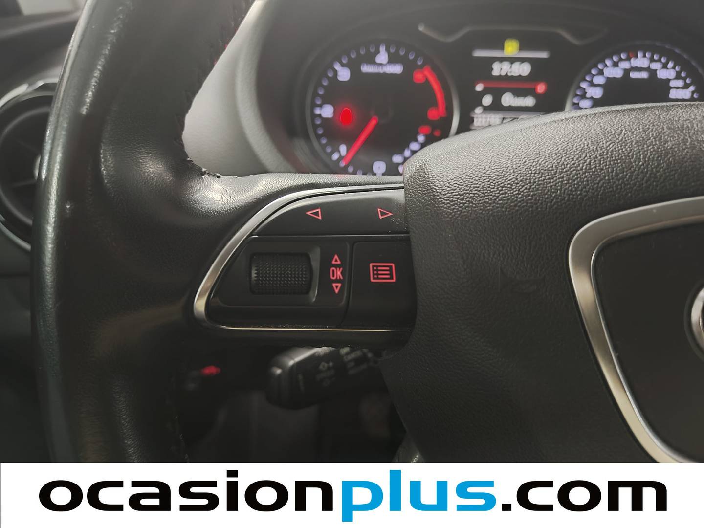Equipamiento del Audi A3 Audi A3 Attracted 1.6 TDI clean diesel (110 CV)