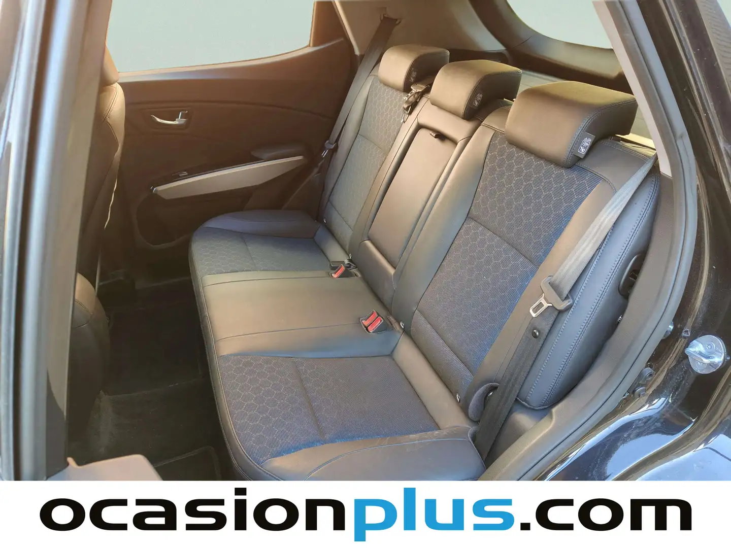 Foto SsangYong Tivoli Ssangyong Tivoli D16T Limited 4x2 (115 CV)