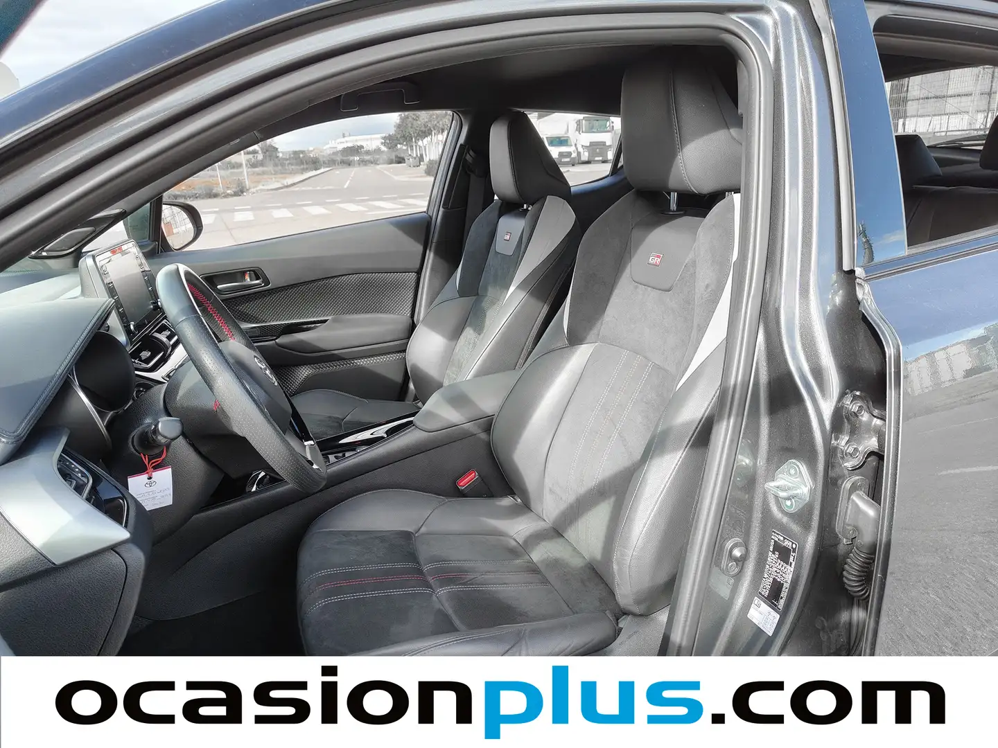 Foto Toyota C-HR Toyota C-HR 180H GR Sport Black Edition Auto (184 CV)