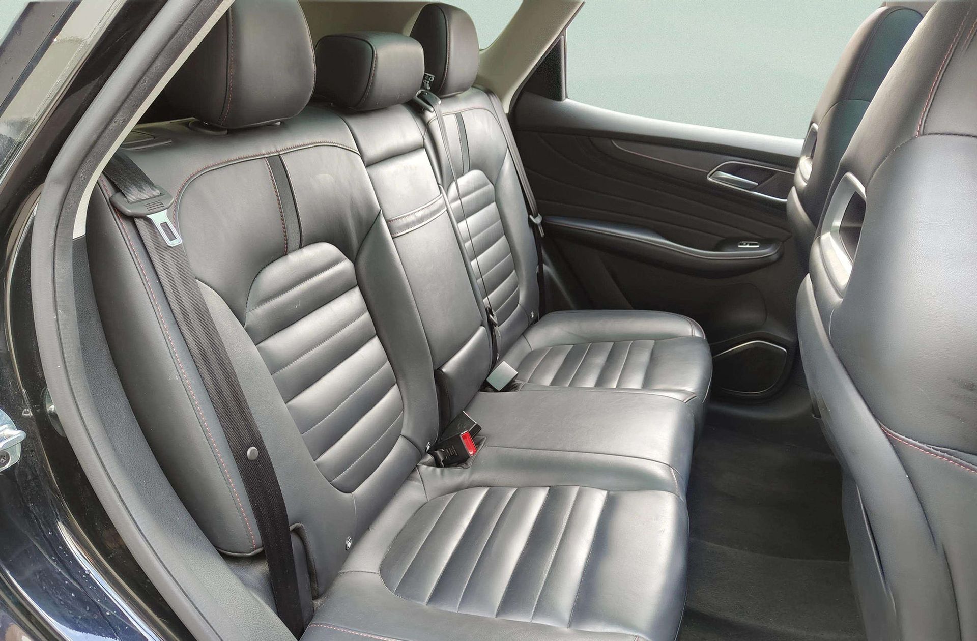 MG HS 1.5 Turbo GDI Luxury DCT - foto 23