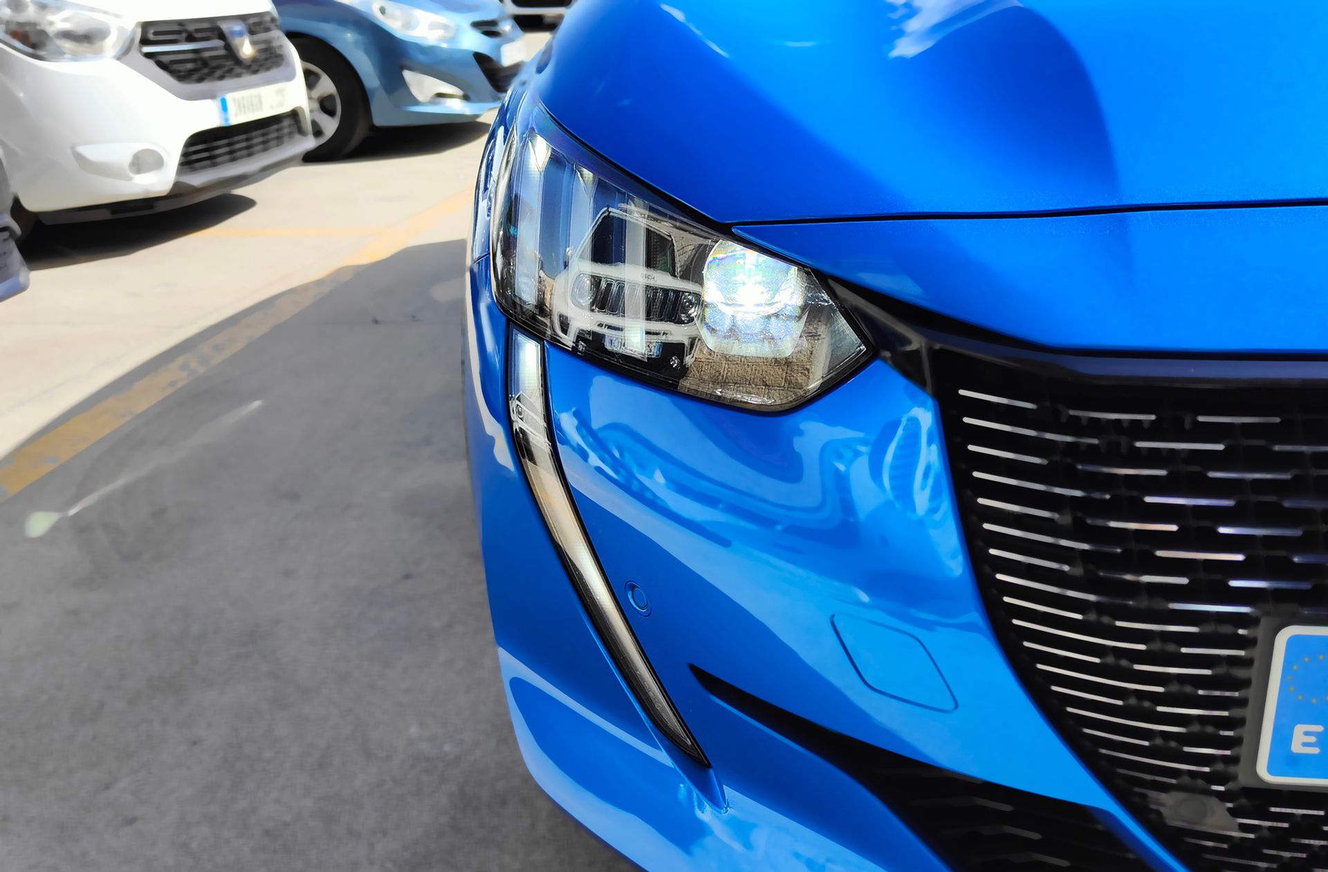 Peugeot 208 PureTech 130 GT Line EAT8 - foto 17