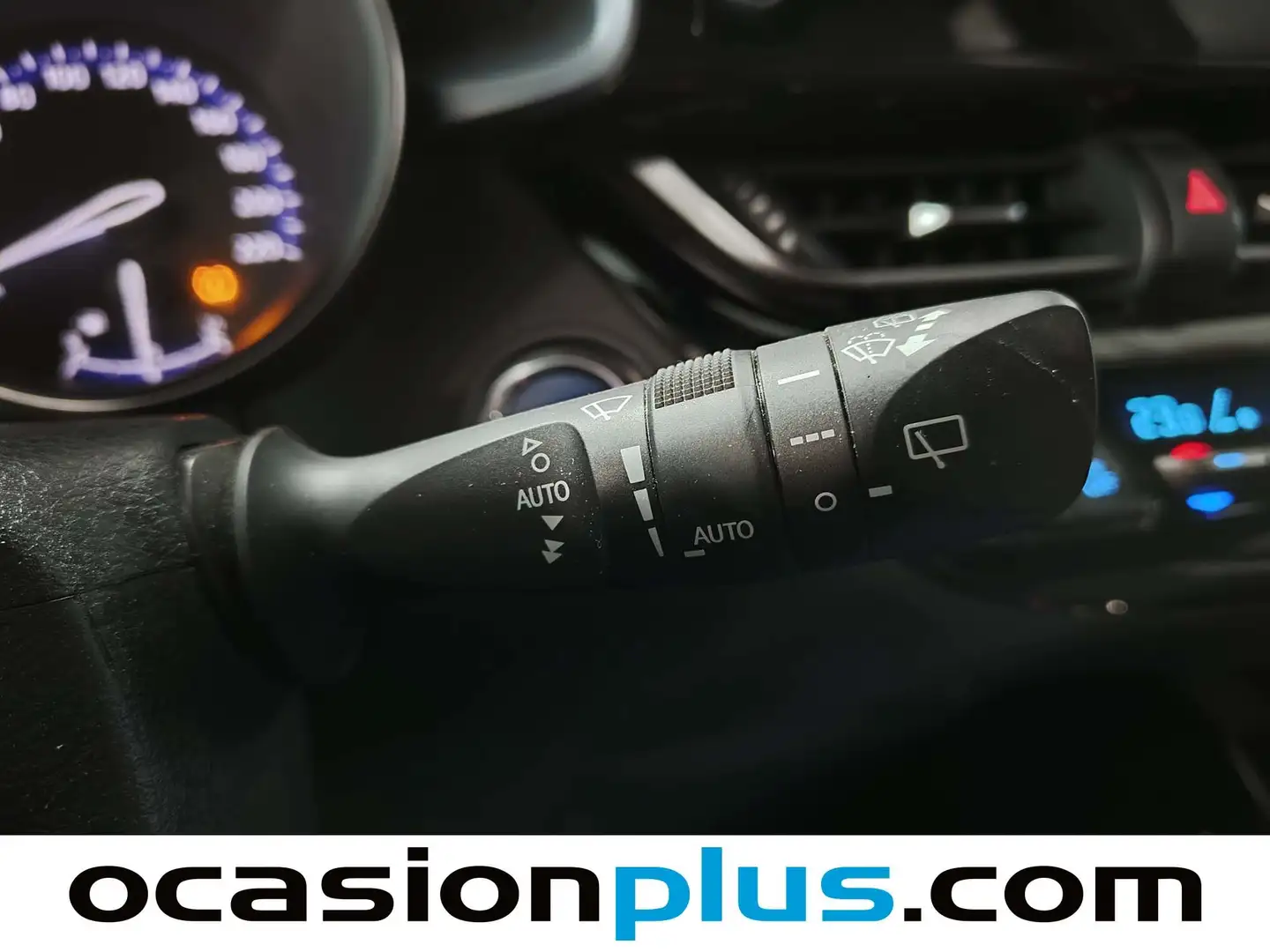 Foto Toyota C-HR Toyota C-HR 1.8 125H Advance (122 CV)