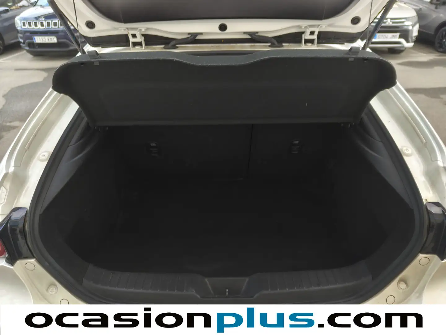 Foto Mazda Mazda3 Mazda Mazda 3 2.0 e-Skyactiv-G Evolution (122 CV)