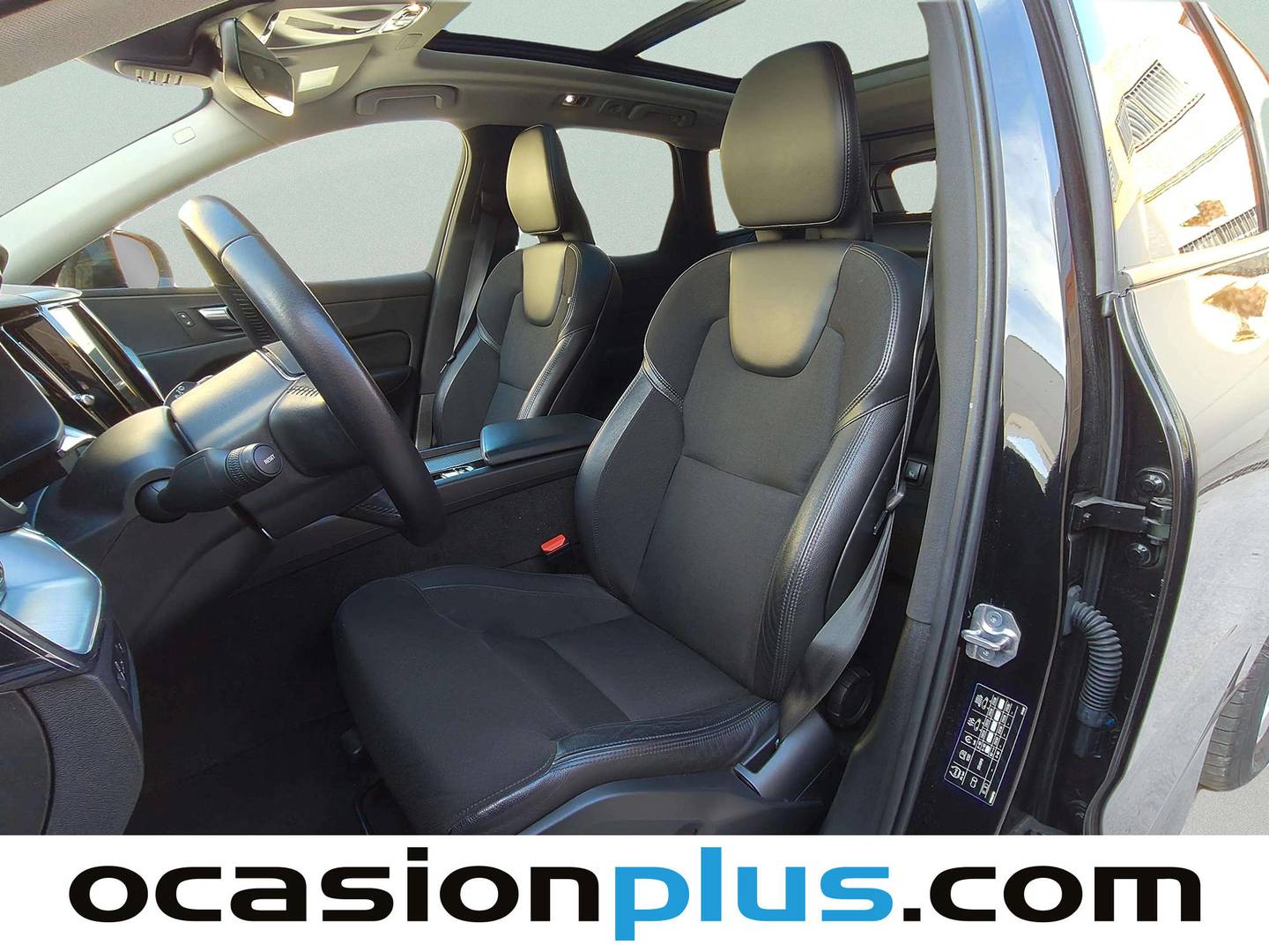 Foto asientos traseros Volvo XC60 Volvo XC60 T8 Momentum AWD Auto (390 CV)