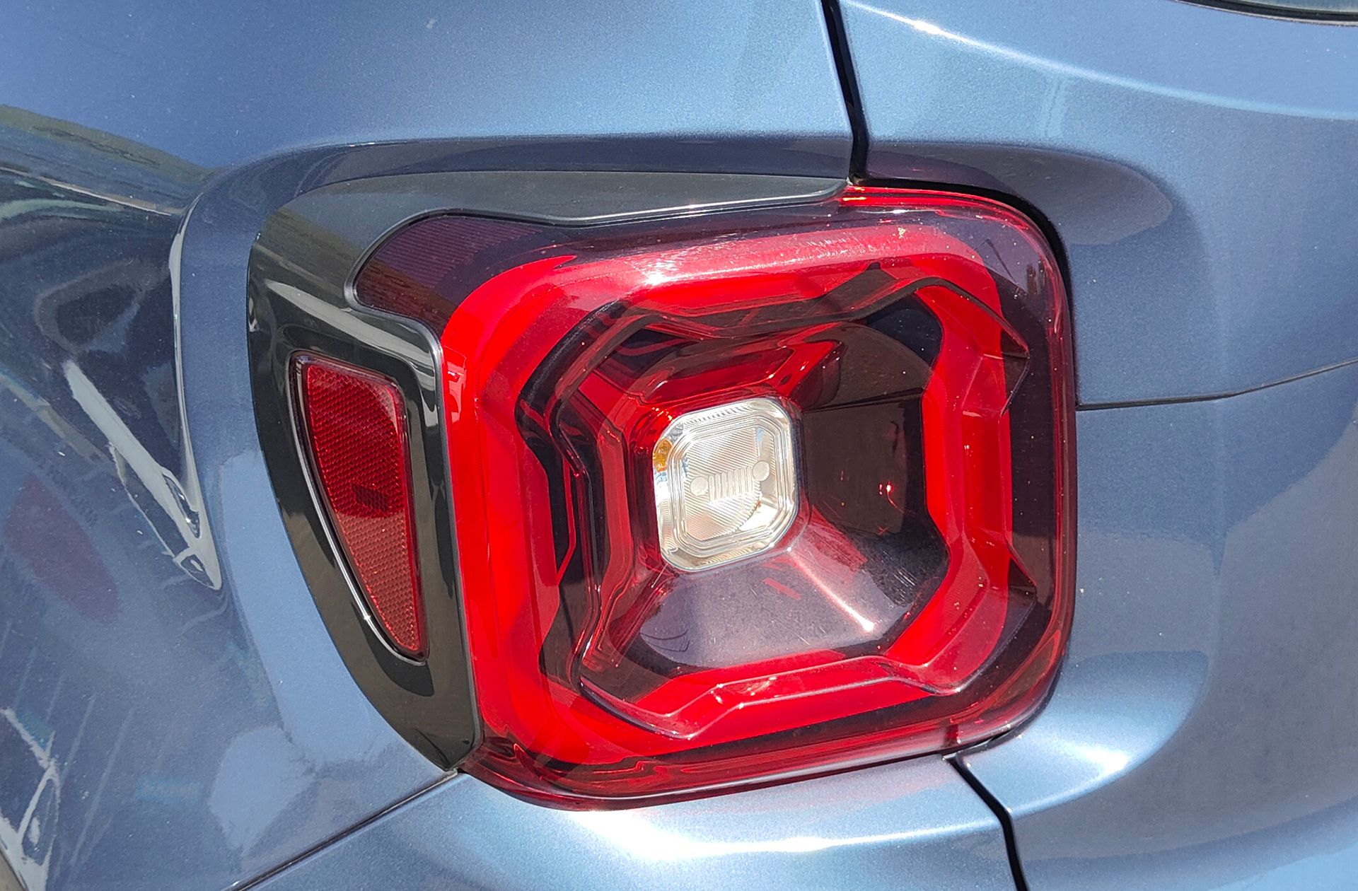 Jeep Renegade eHybrid 1.5 Limited ATX - foto 18