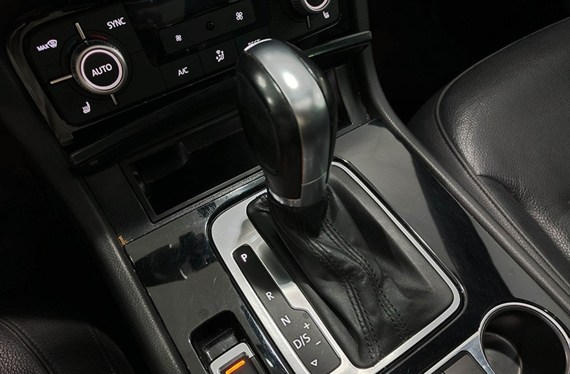 Volkswagen Touareg R-Line 3.0 TDI BMT Tiptronic - foto 6