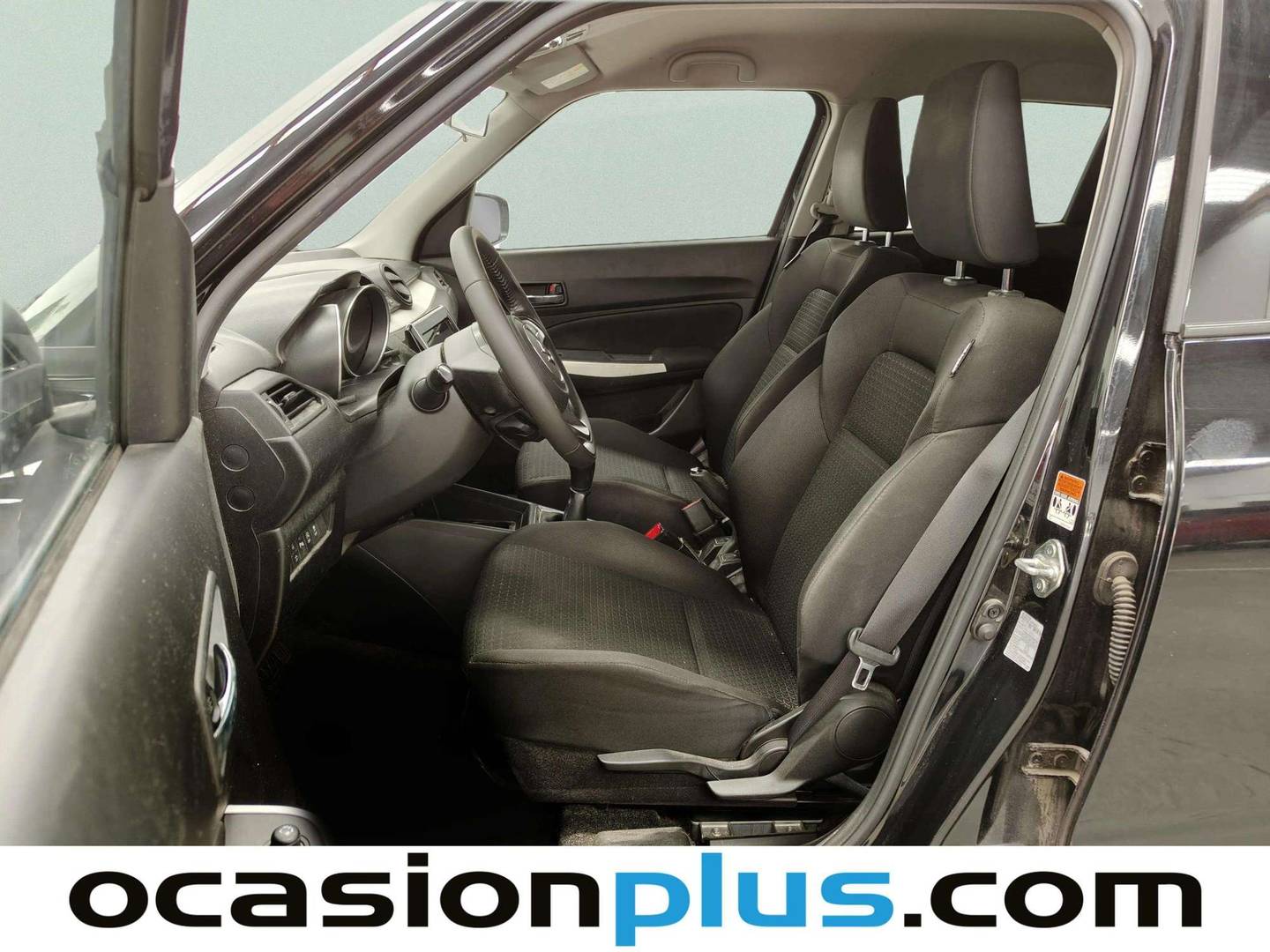 Foto asientos delanteros Suzuki Swift Suzuki Swift 1.2 GLE Mild Hybrid (83 CV)