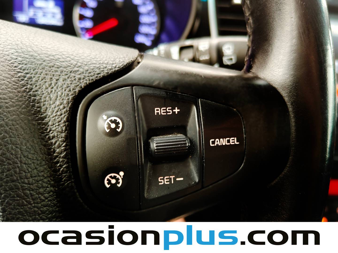 Accesorios del KIA Carens KIA Carens 1.6 GDi UEFA Euro 2016 Eco-Dynamics (135 CV)