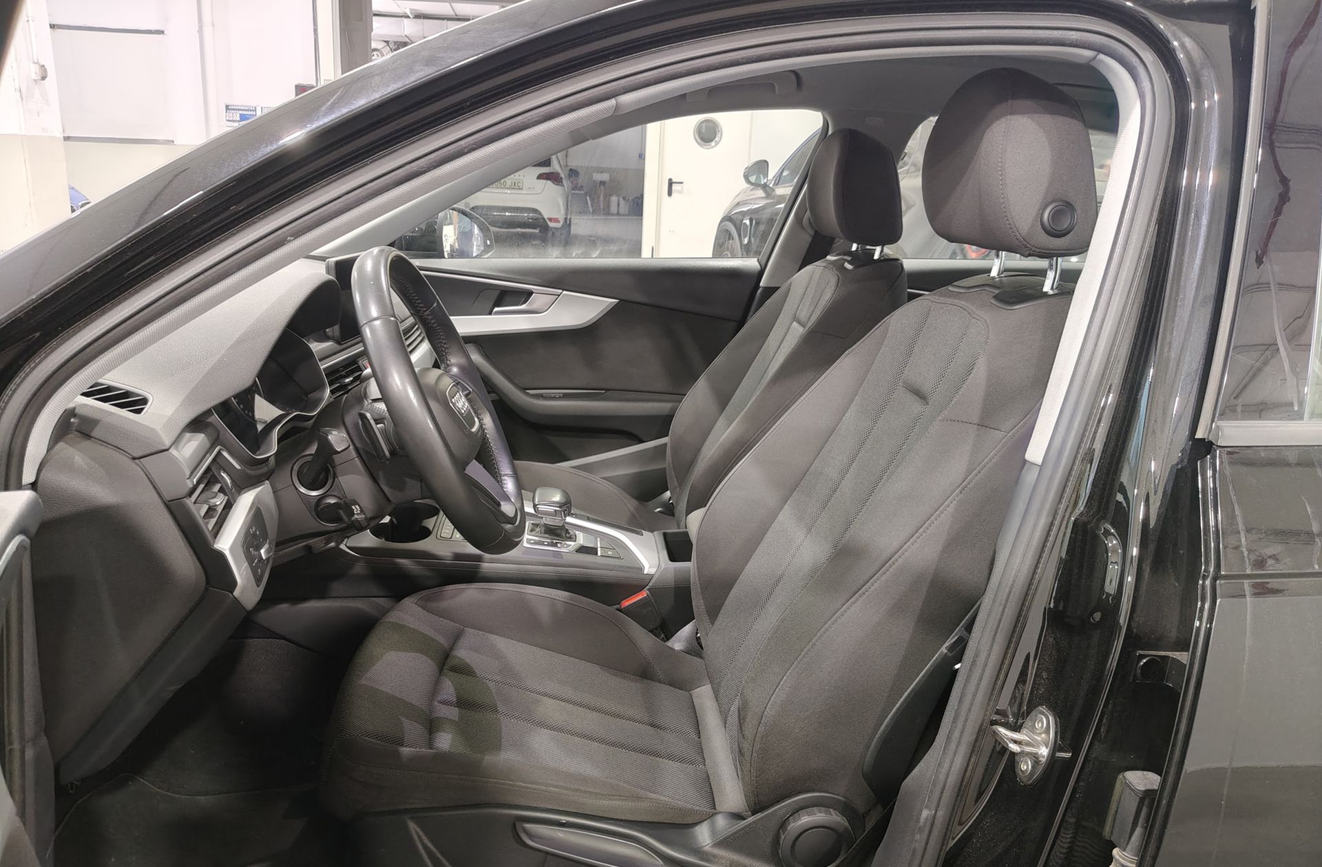 Audi A4 2.0 TDI S tronic - foto 8