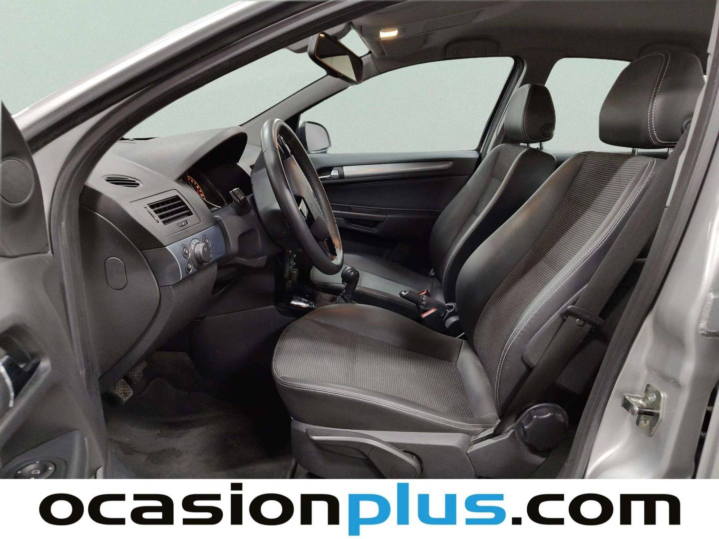 Foto asientos delanteros Opel Astra Opel Astra 1.7 CDTI Sedan Edition (100 CV)