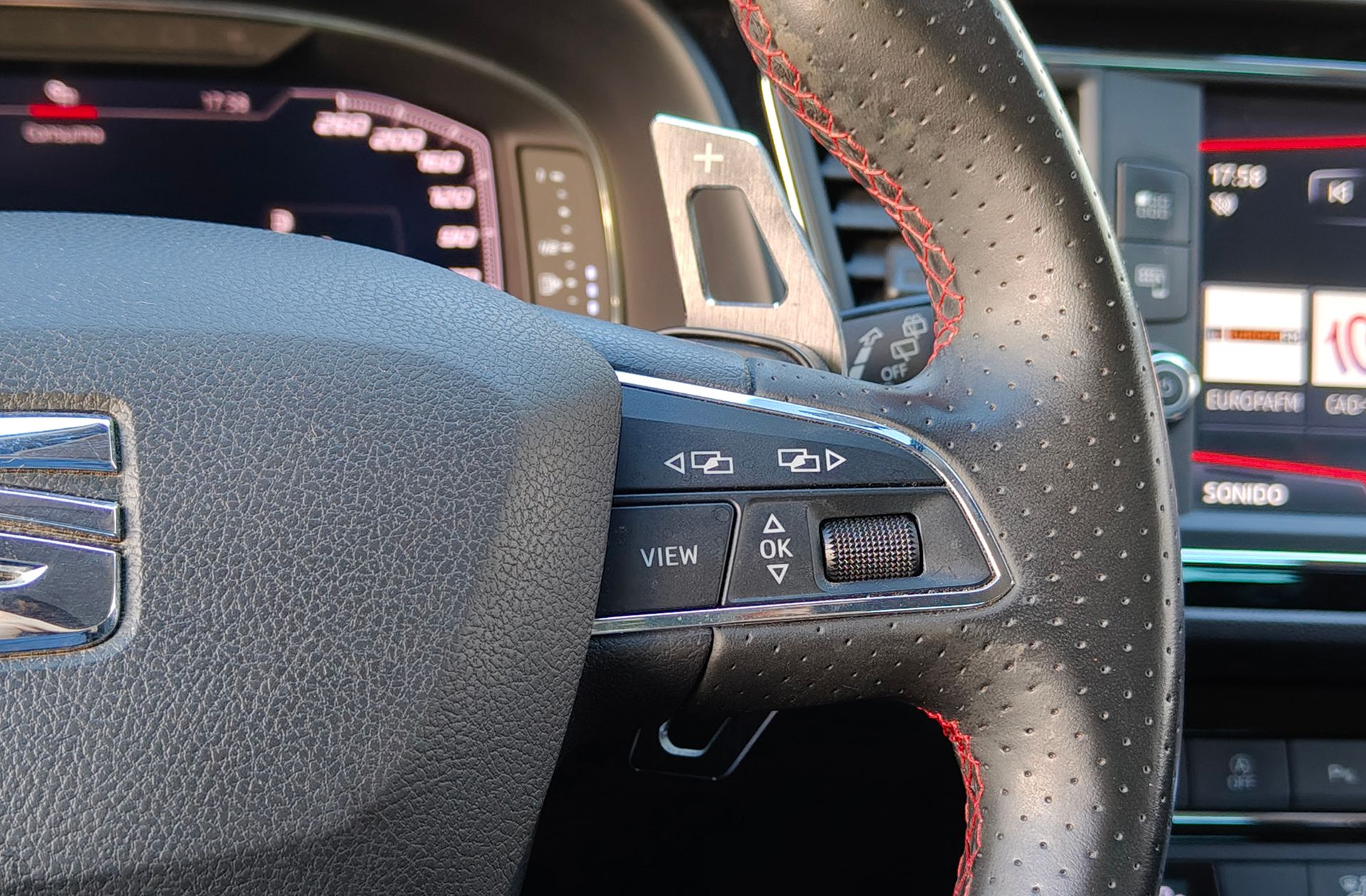 SEAT León 2.0 TSI FR DSG - foto 31