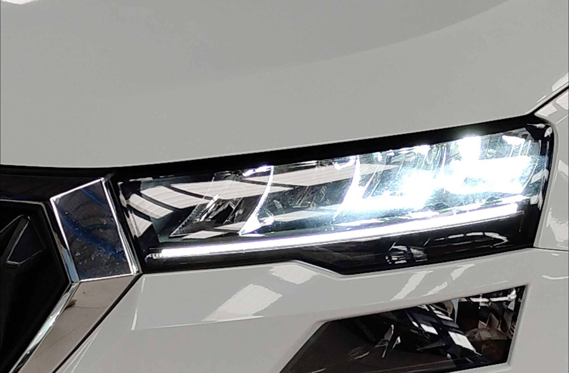 Škoda Karoq 2.0 TDI Selection - foto 13