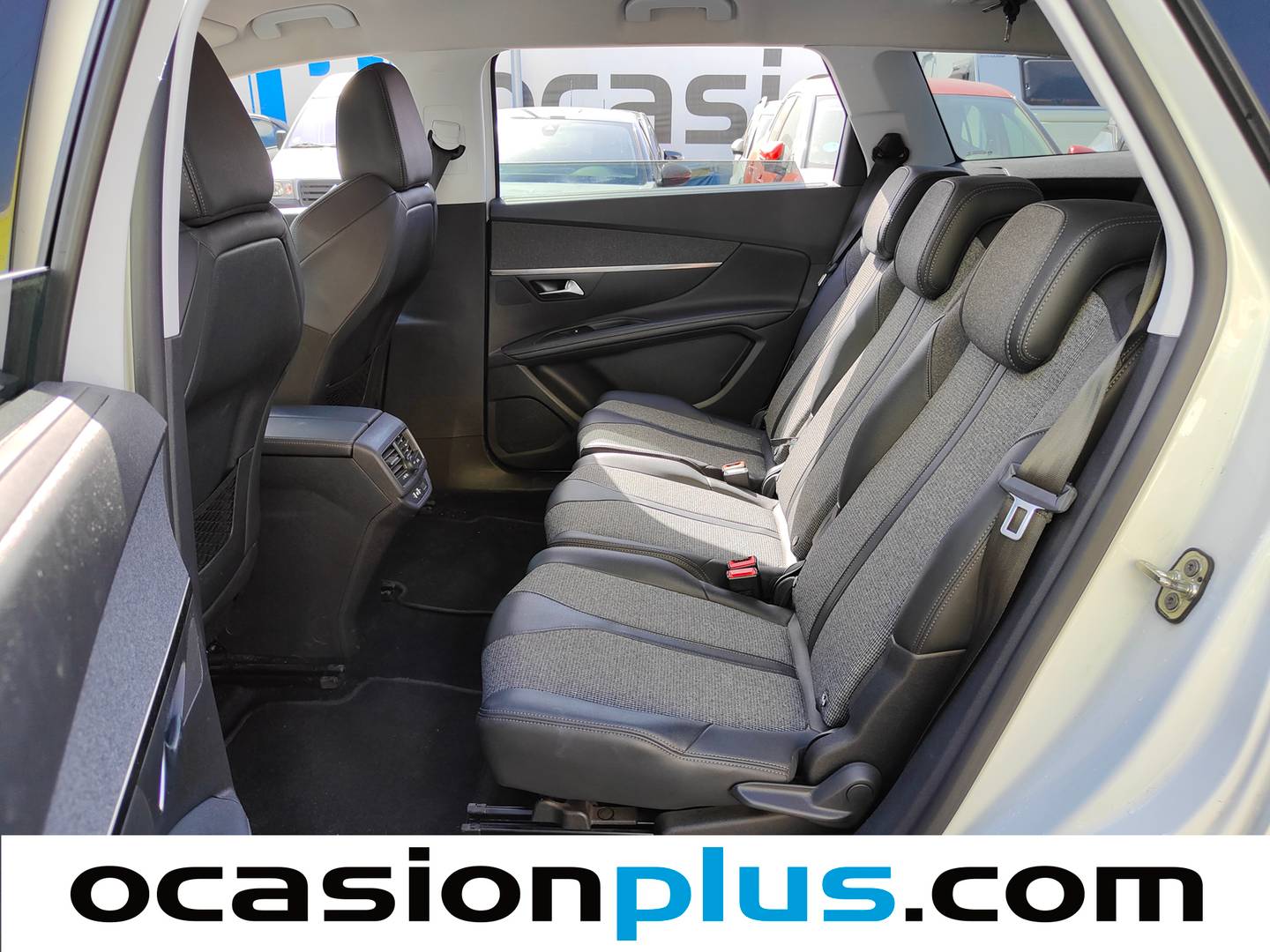 Foto asientos traseros Peugeot 5008 Peugeot 5008 PureTech 130 S&S Allure (130 CV) 7 Plazas