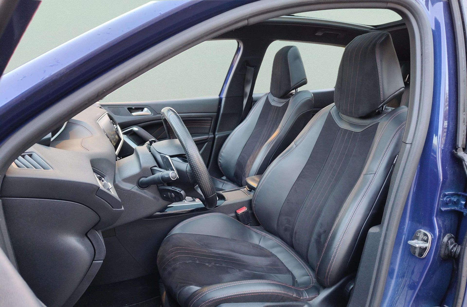 Peugeot 308 2.0 BlueHDi EAT6 - foto 13