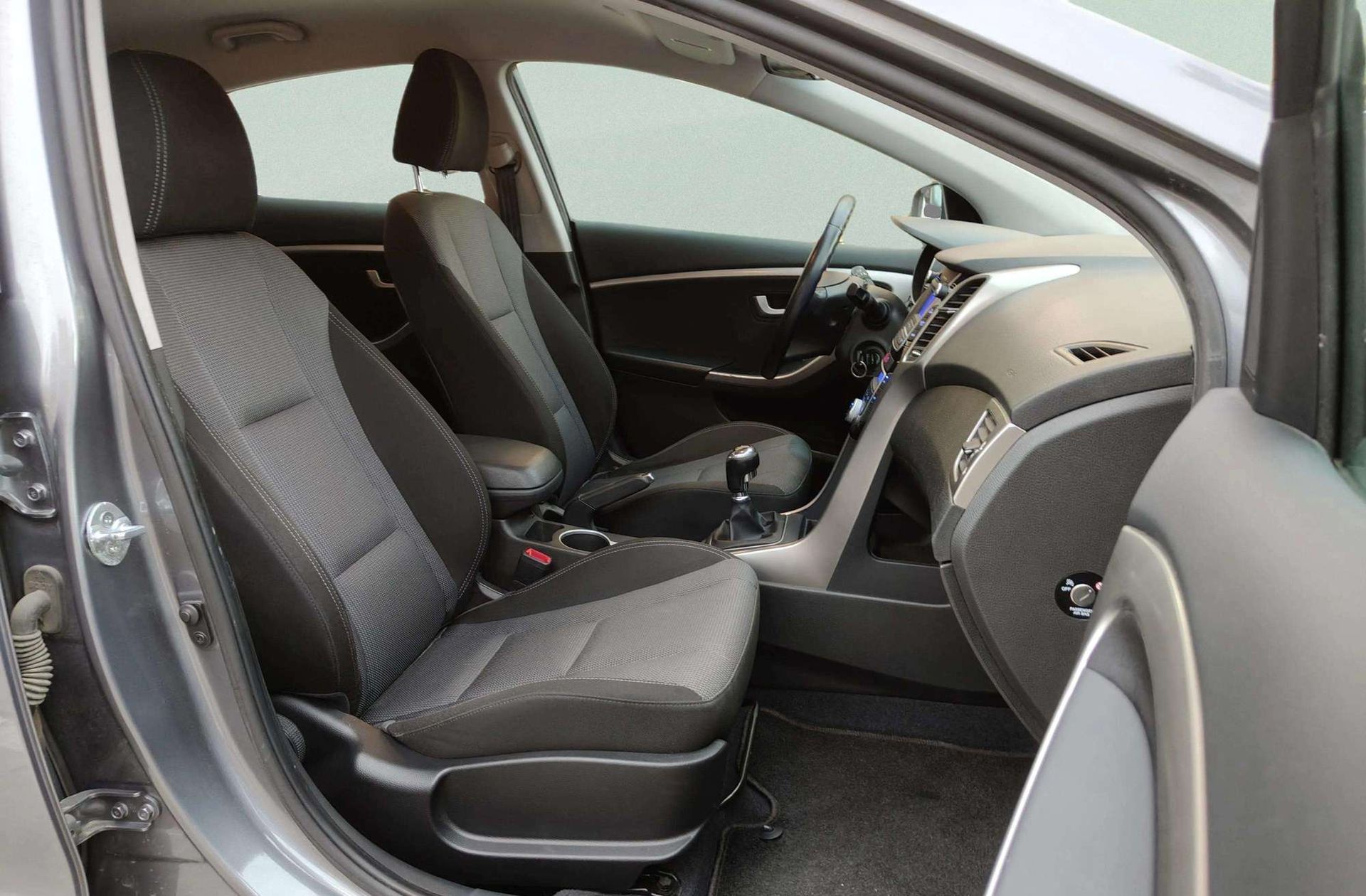 Hyundai i30 1.6 GDi BlueDrive Tecno - foto 15