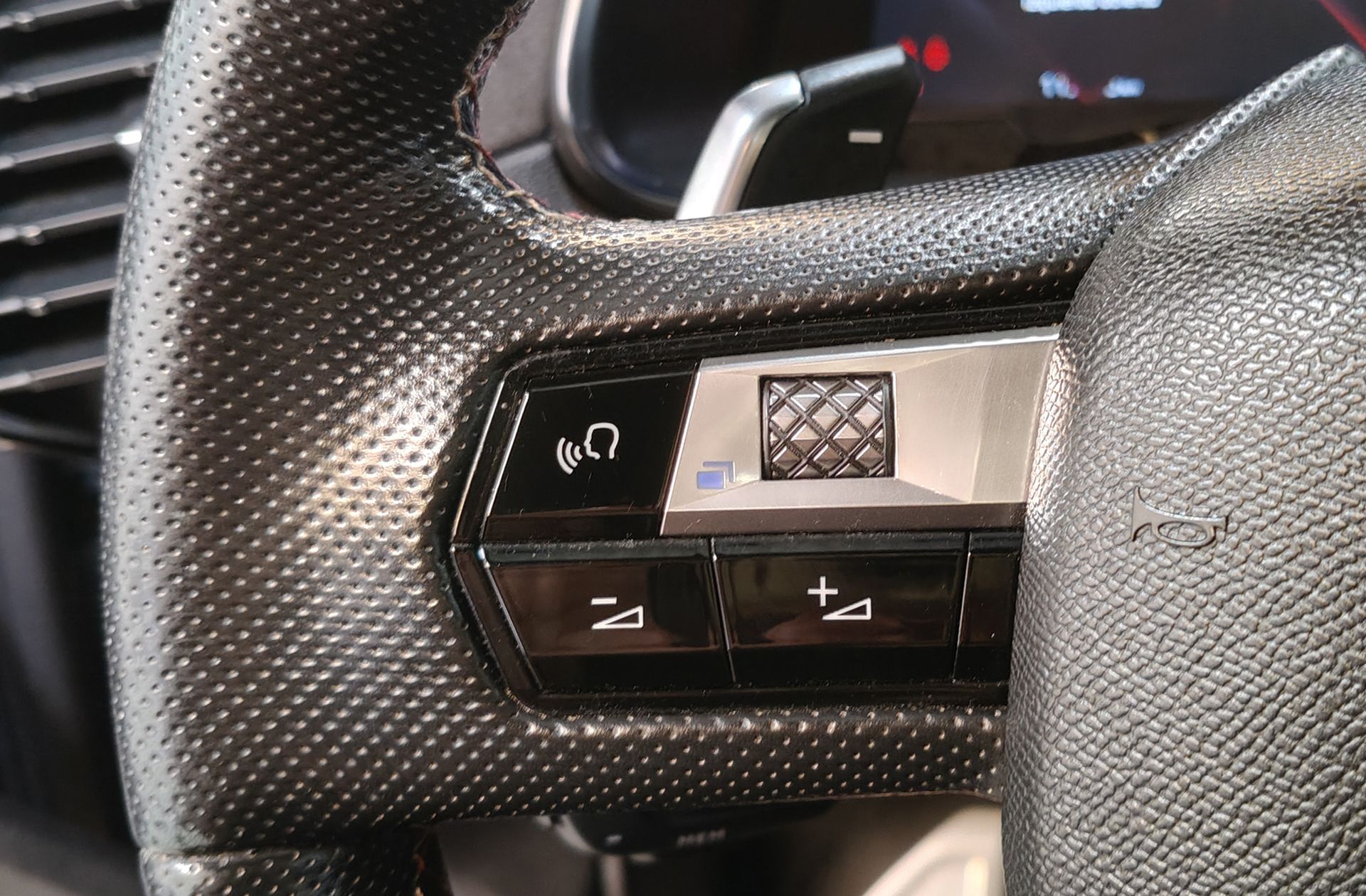 DS 7 Crossback BlueHDi 180 Performance Line - foto 33