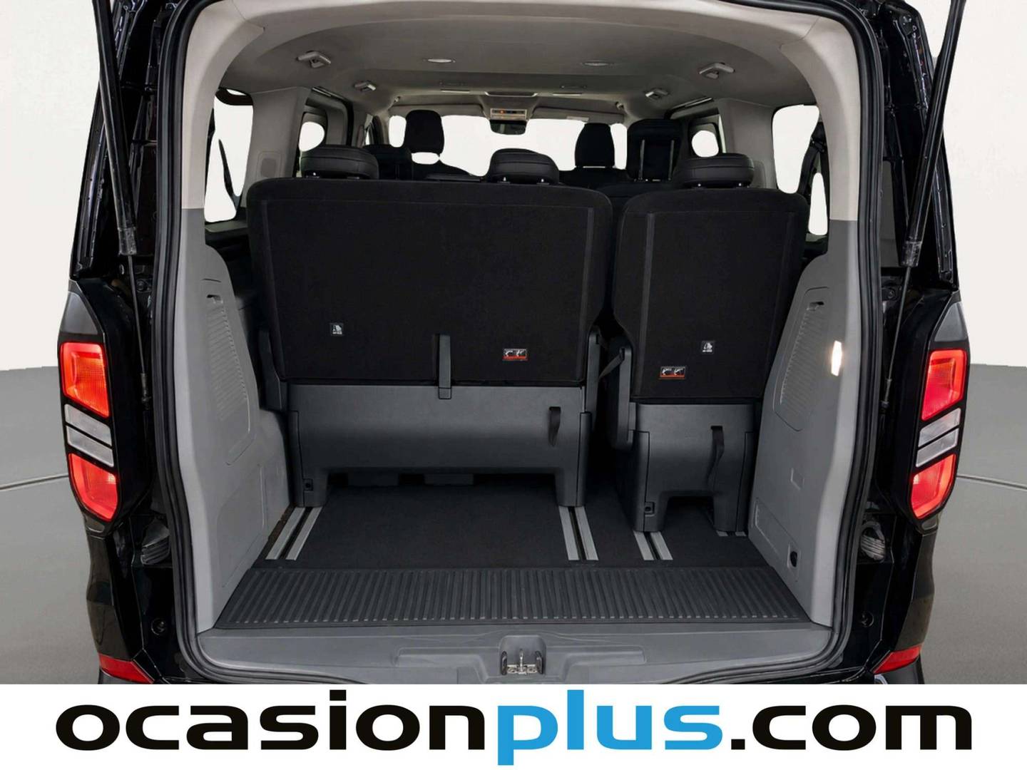 Fotos maletero Ford Tourneo Custom Ford Tourneo Custom 2.0 Ecoblue L1 Titanium X Auto (170 CV) 8 Plazas