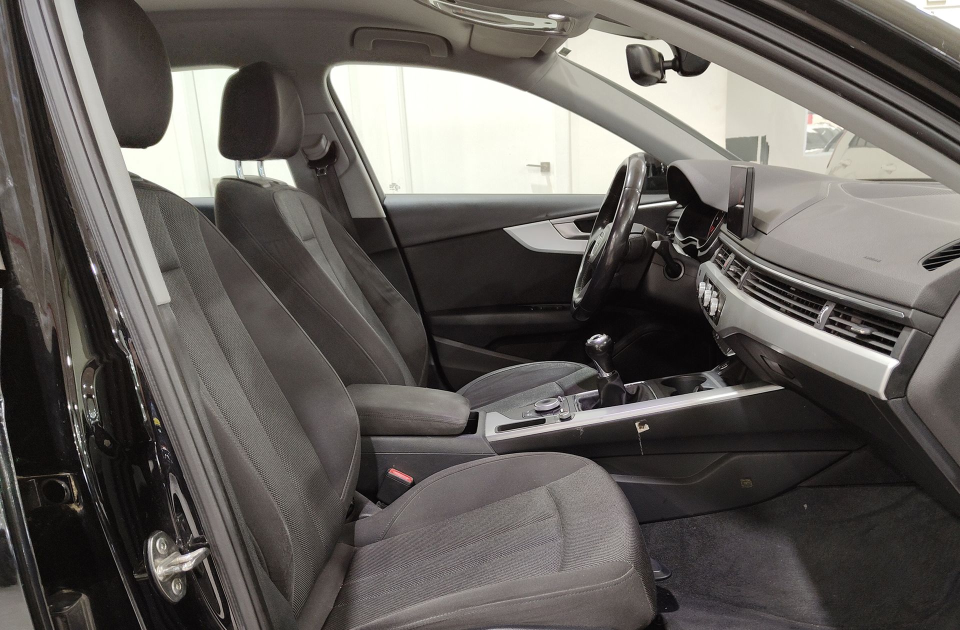 Audi A4 2.0 TDI - foto 15