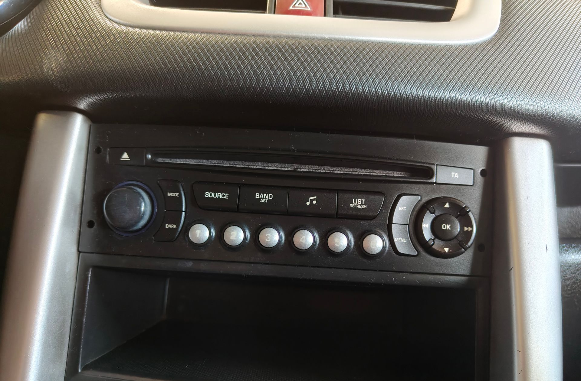 Peugeot 207 1.4 HDi Active FAP - foto 26