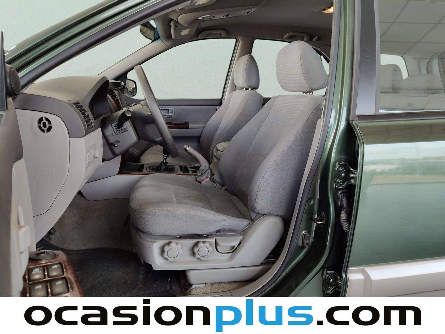 Foto asientos delanteros KIA Sorento KIA Sorento 2.5 CRDi EX AWD (140 CV)