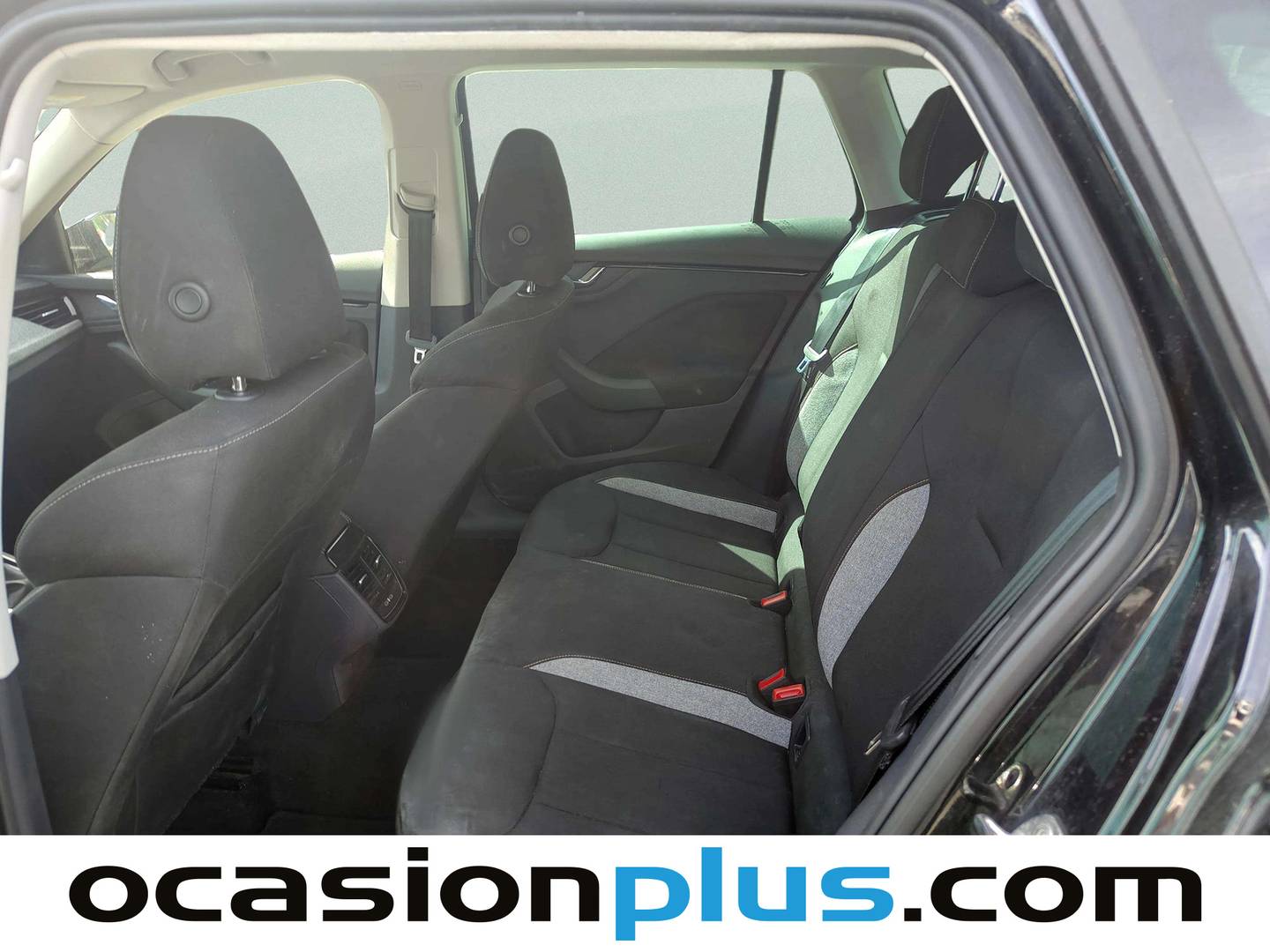 Foto asientos traseros Skoda Kamiq Skoda Kamiq 1.0 TSI Selection DSG (115 CV)