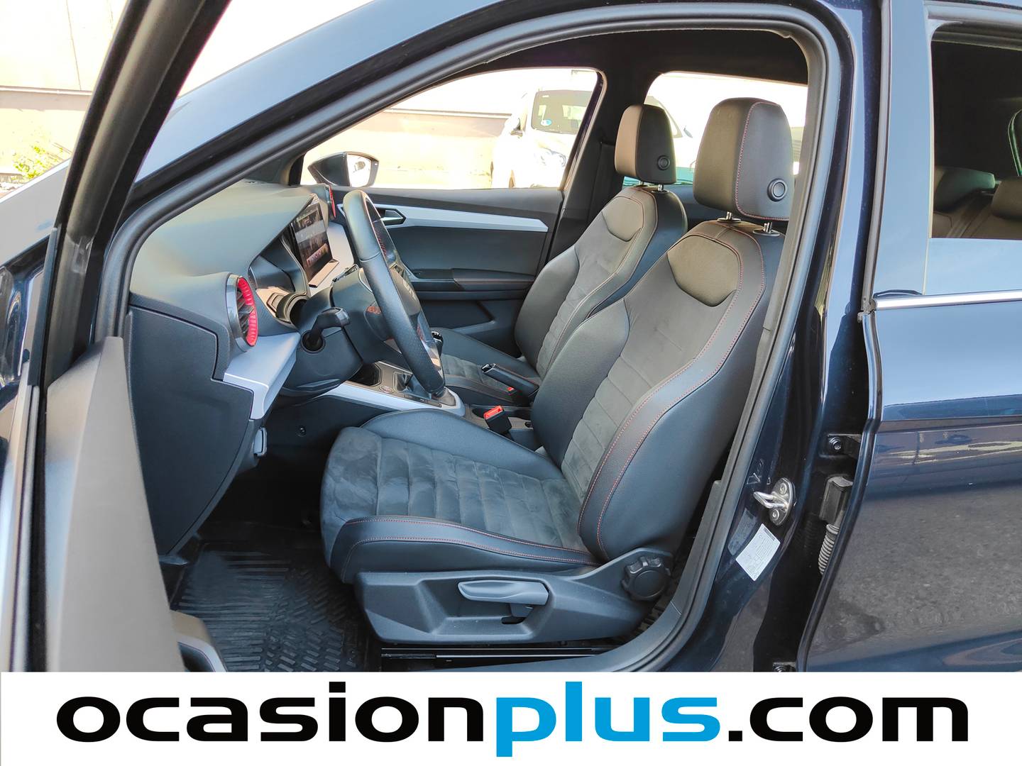 Foto asientos delanteros Seat Arona SEAT Arona 1.0 TGI GNC FR (90 CV)