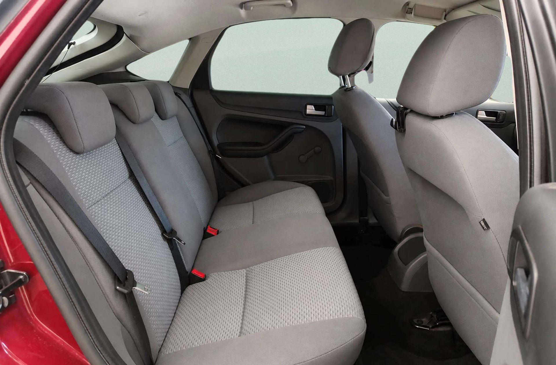 Ford Focus 1.6 Trend - foto 12