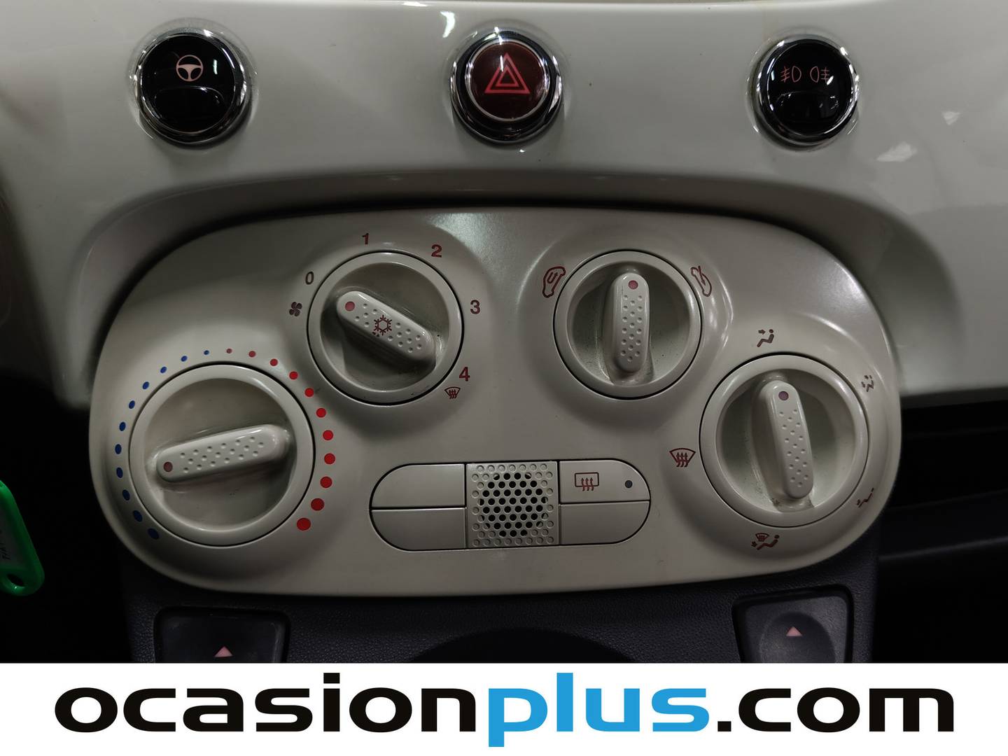 Equipamiento del Fiat 500 Fiat 500 1.2 8v Lounge (69 CV)
