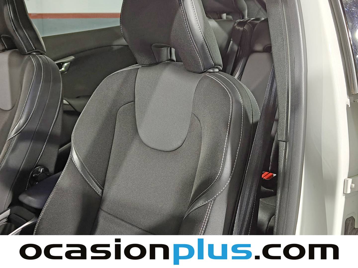 Extras y acabados del Volvo V40 Volvo V40 T2 Momentum (122 CV)