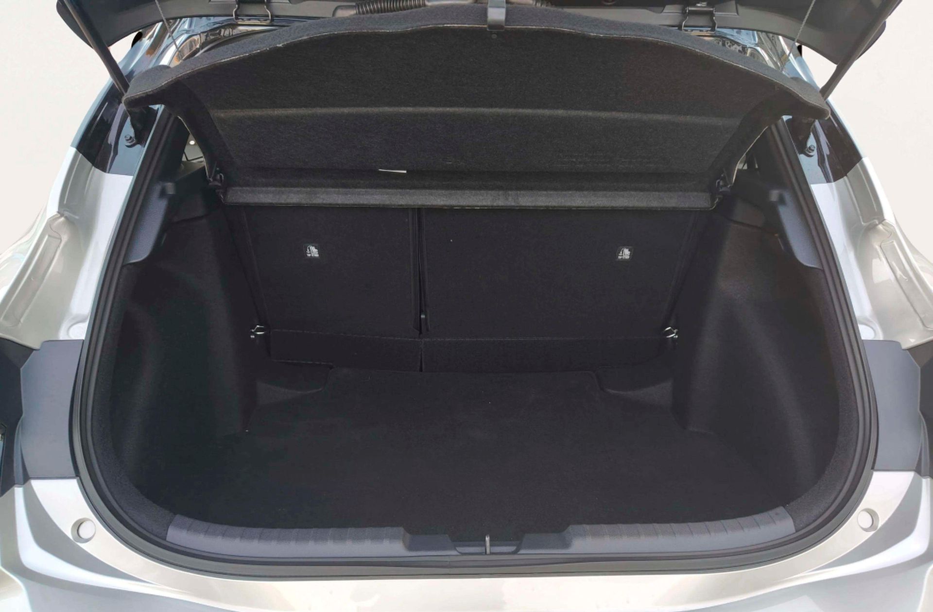 Toyota Corolla 140H GR-Sport - foto 17