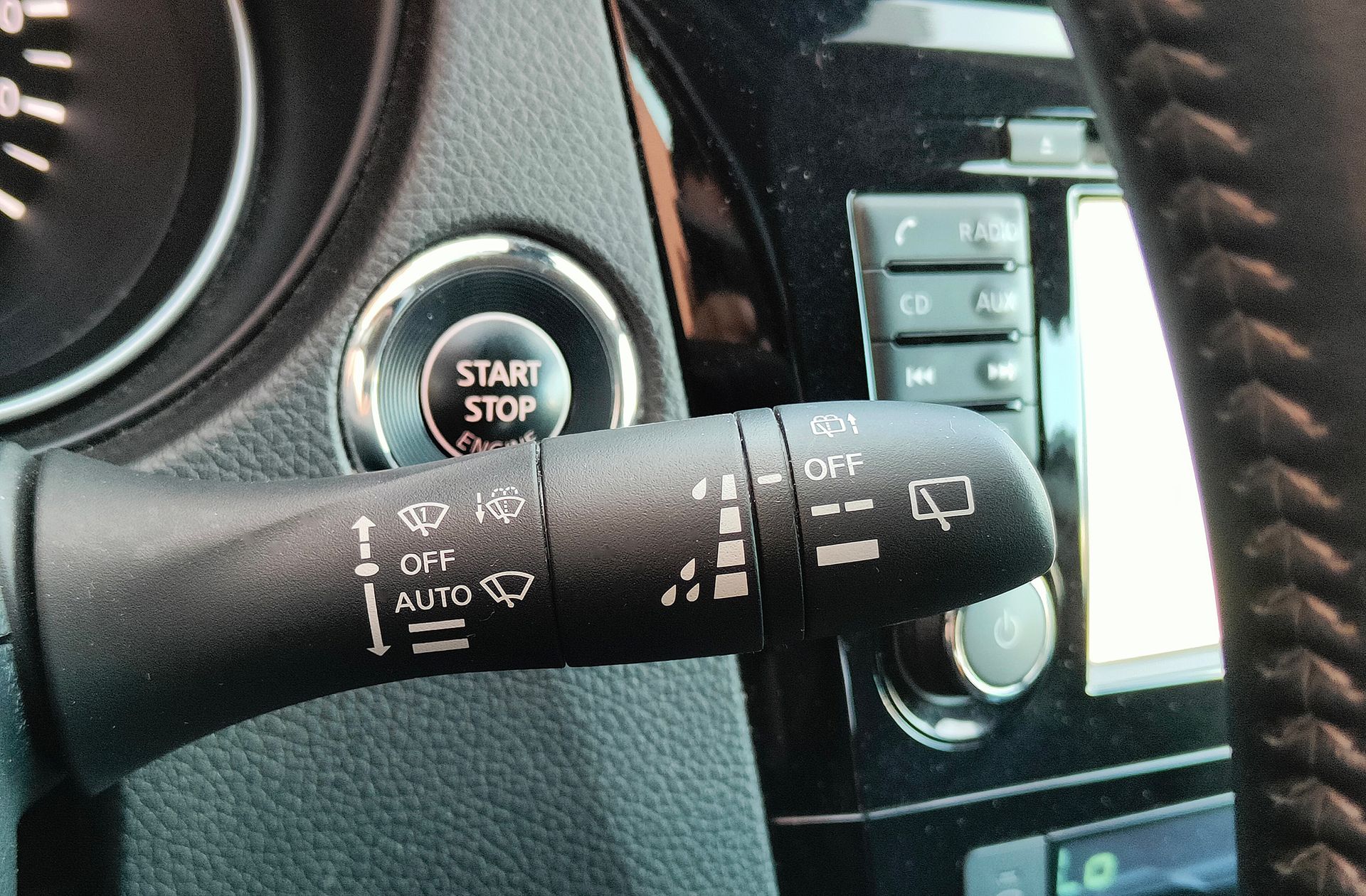 Nissan Qashqai DIG-T 115 N-Connecta 4x2 - foto 25