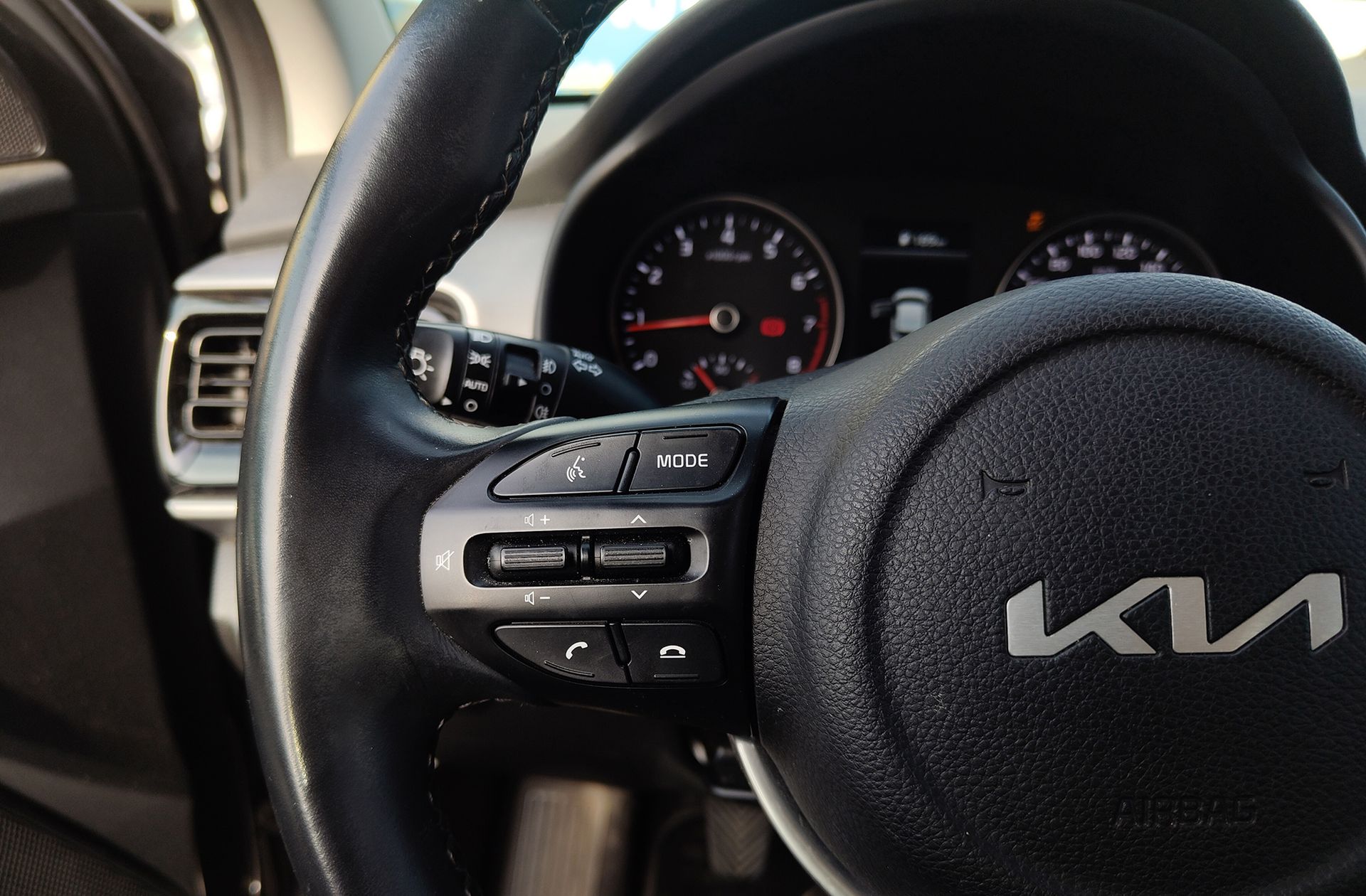 Kia Stonic 1.2 DPi Drive - foto 23