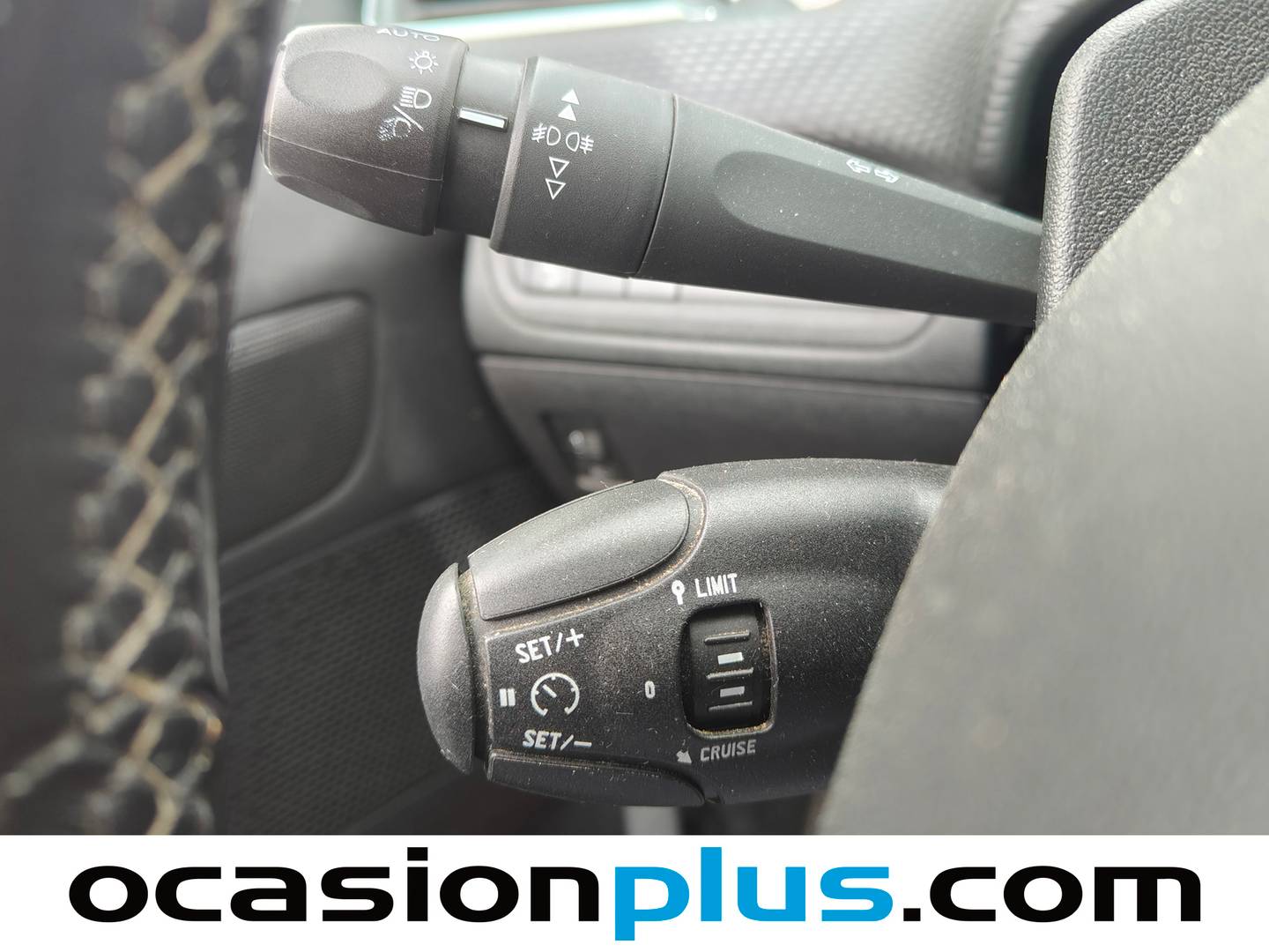 Acabados Peugeot 2008 Peugeot 2008 BlueHDi 100 Allure (100 CV)