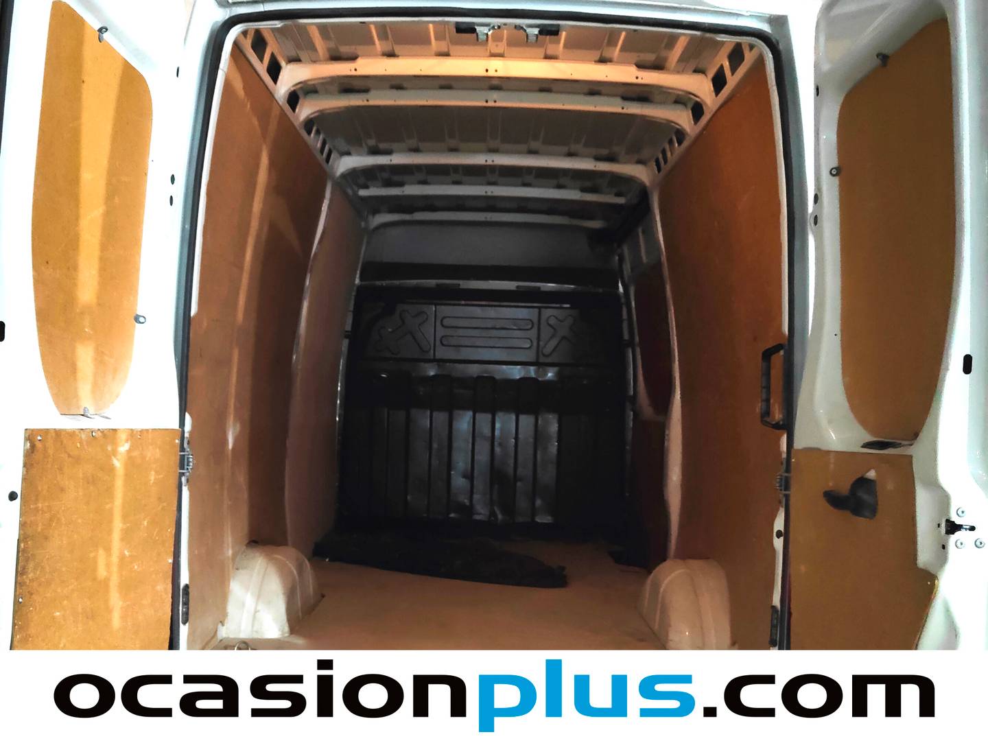 Iveco Daily Iveco Daily Furgon 35 S 16 V 3520L/H2 (156 CV) al mejor precio