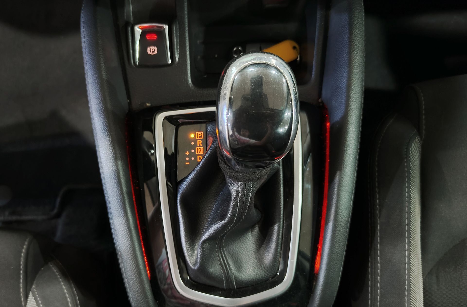 Nissan Qashqai DIG-T 115 N-Connecta Xtronic - foto 5