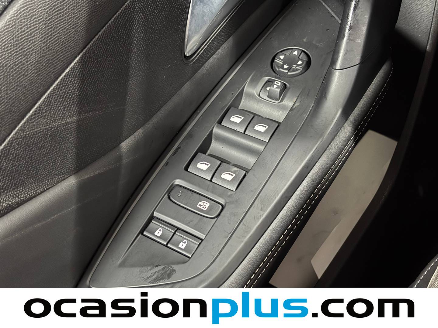 Foto Peugeot 408 Peugeot 408 Allure PHEV 180 e-EAT8 (181 CV)