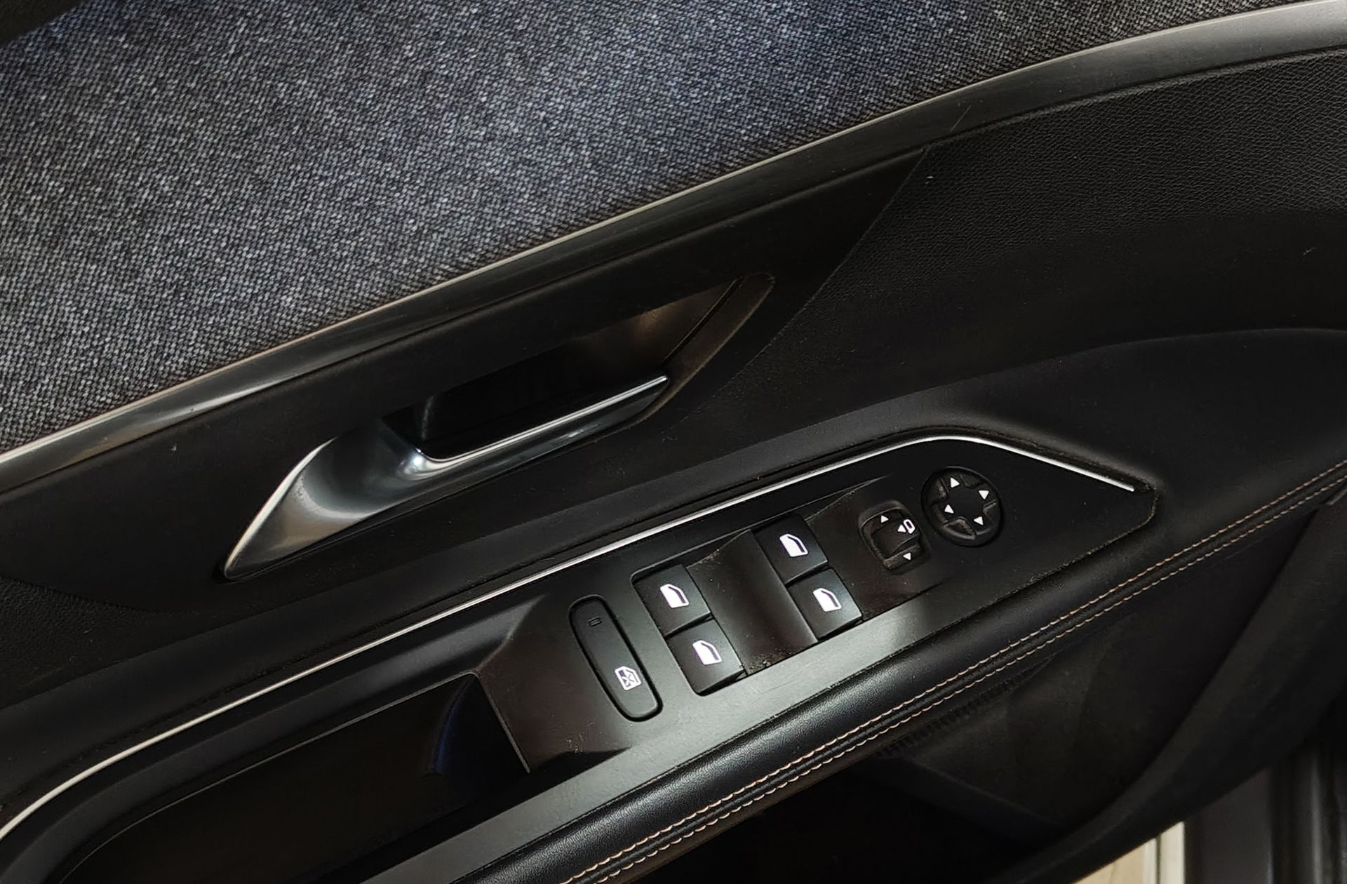 Peugeot 5008 PureTech 180 GT Line EAT8 7 plazas - foto 35