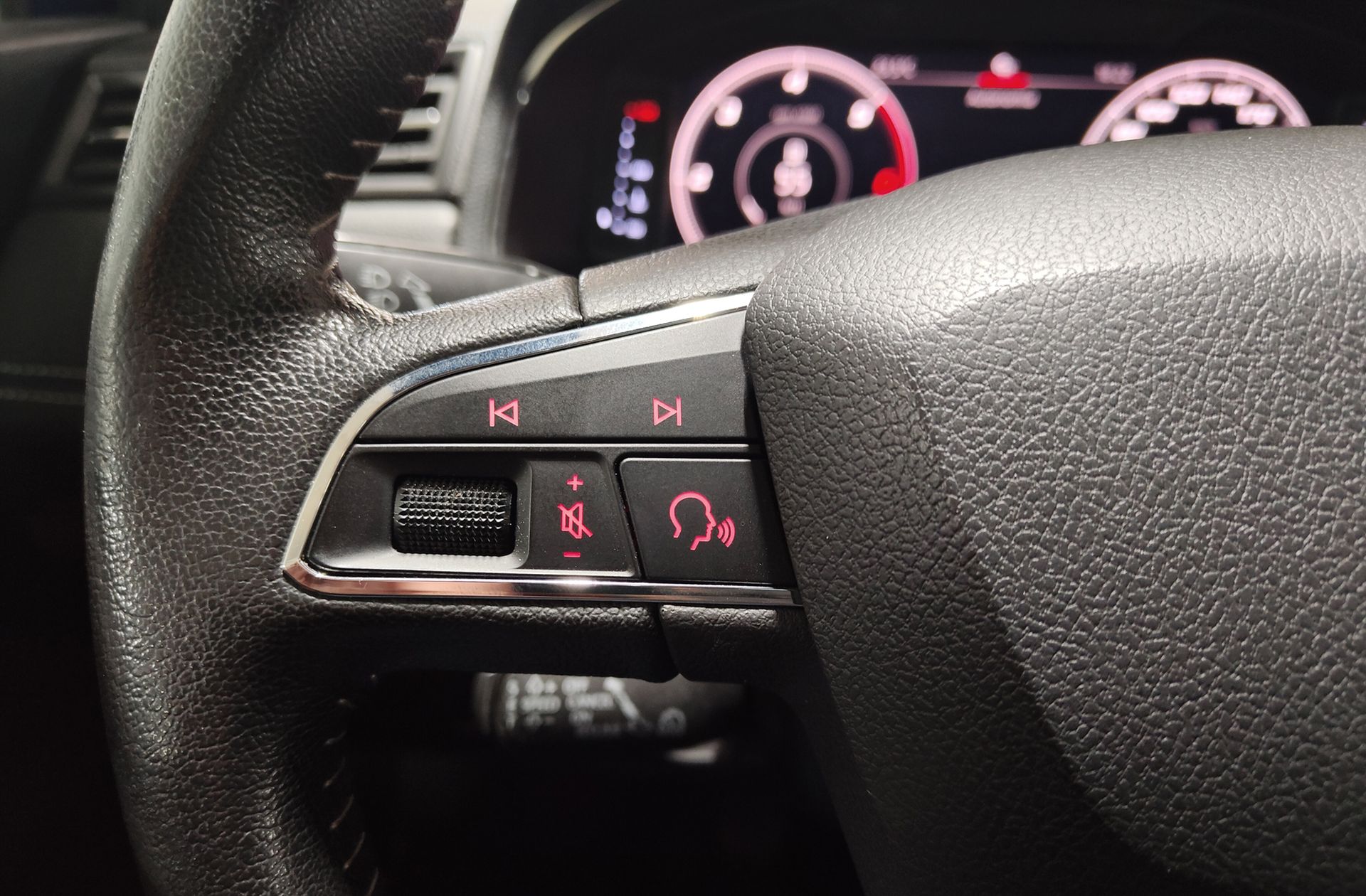 SEAT Arona 1.6 TDI Xcellence - foto 24